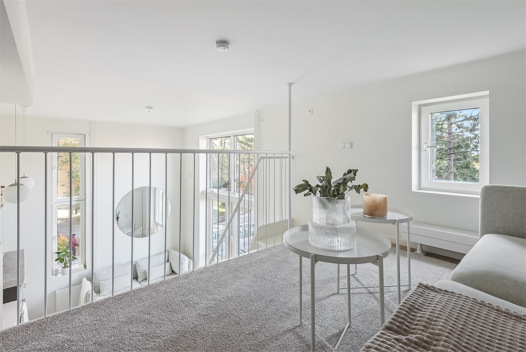 salon sur mezzanine appartement en duplex 44m2 salon sur mezzanine appartement en duplex 44m2
