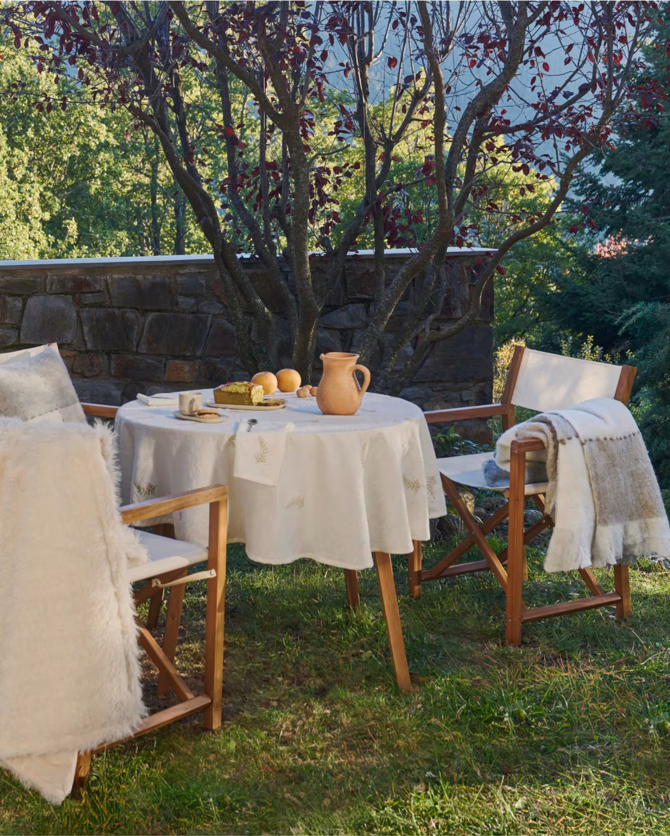 jardin avec table Kave Home jardin avec table Kave Home