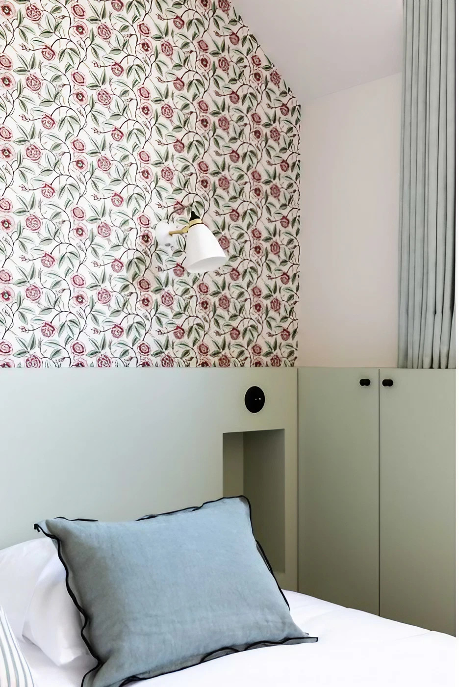chambre avec papier-peint appartement 30m2 Paris chambre avec papier-peint appartement 30m2 Paris