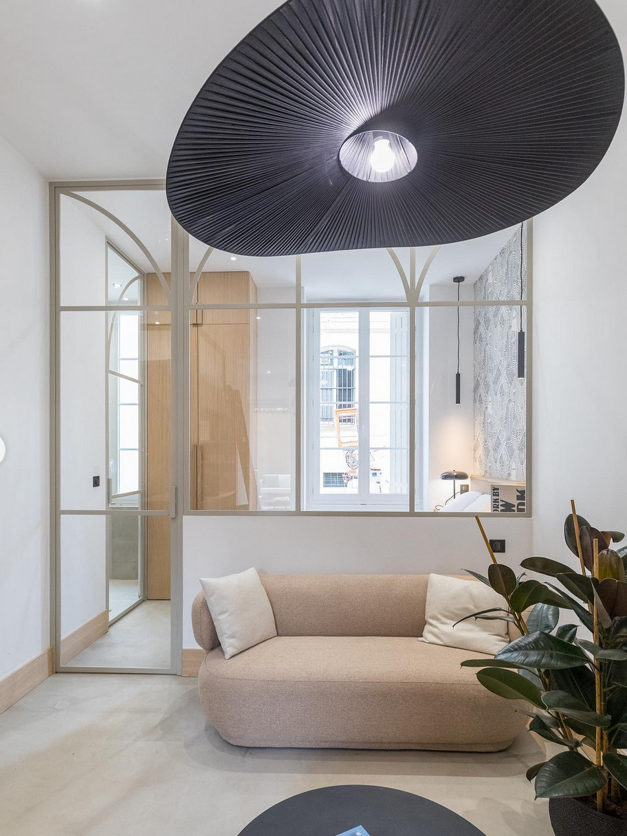 appartement de 30m2 avec verrière blanche