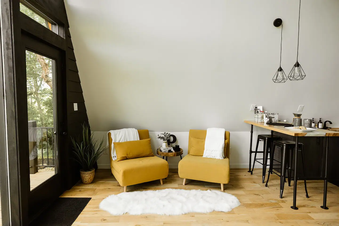 salon avec fauteuils jaunes salon avec fauteuils jaunes