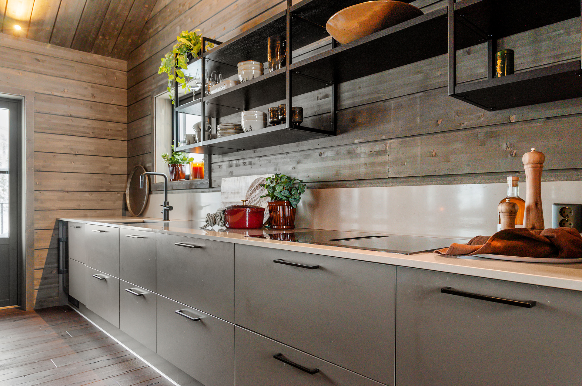 cuisine gris anthracite maison bois