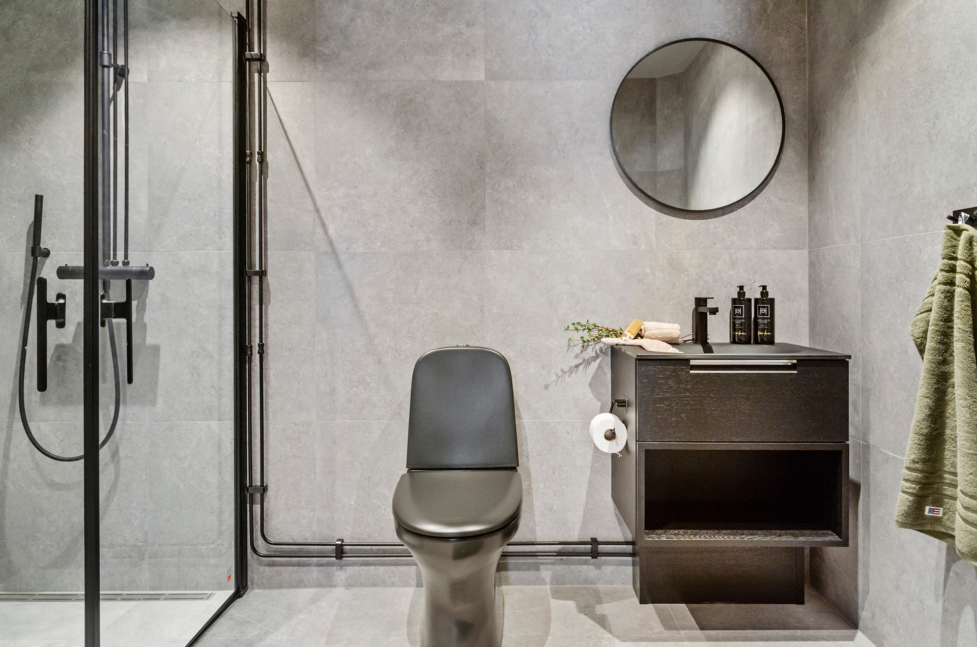 salle de bain grise