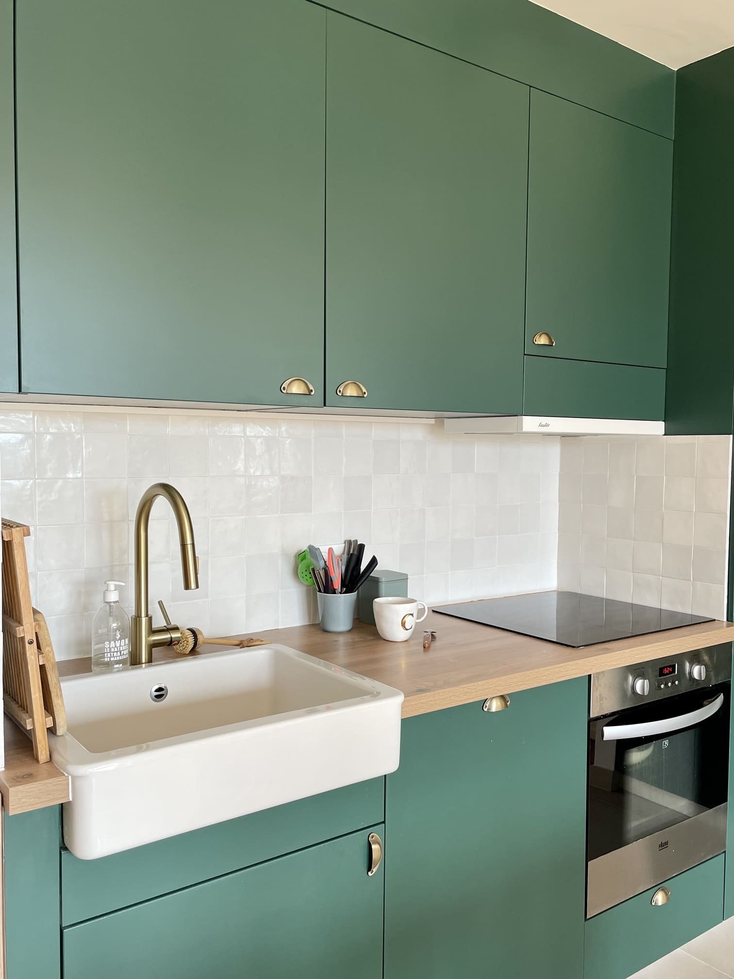 cuisine ouverte verte appartement Paris 34m2 instagram https://www.instagram.com/charlotte_gille/ cuisine ouverte verte appartement Paris 34m2 instagram https://www.instagram.com/charlotte_gille/