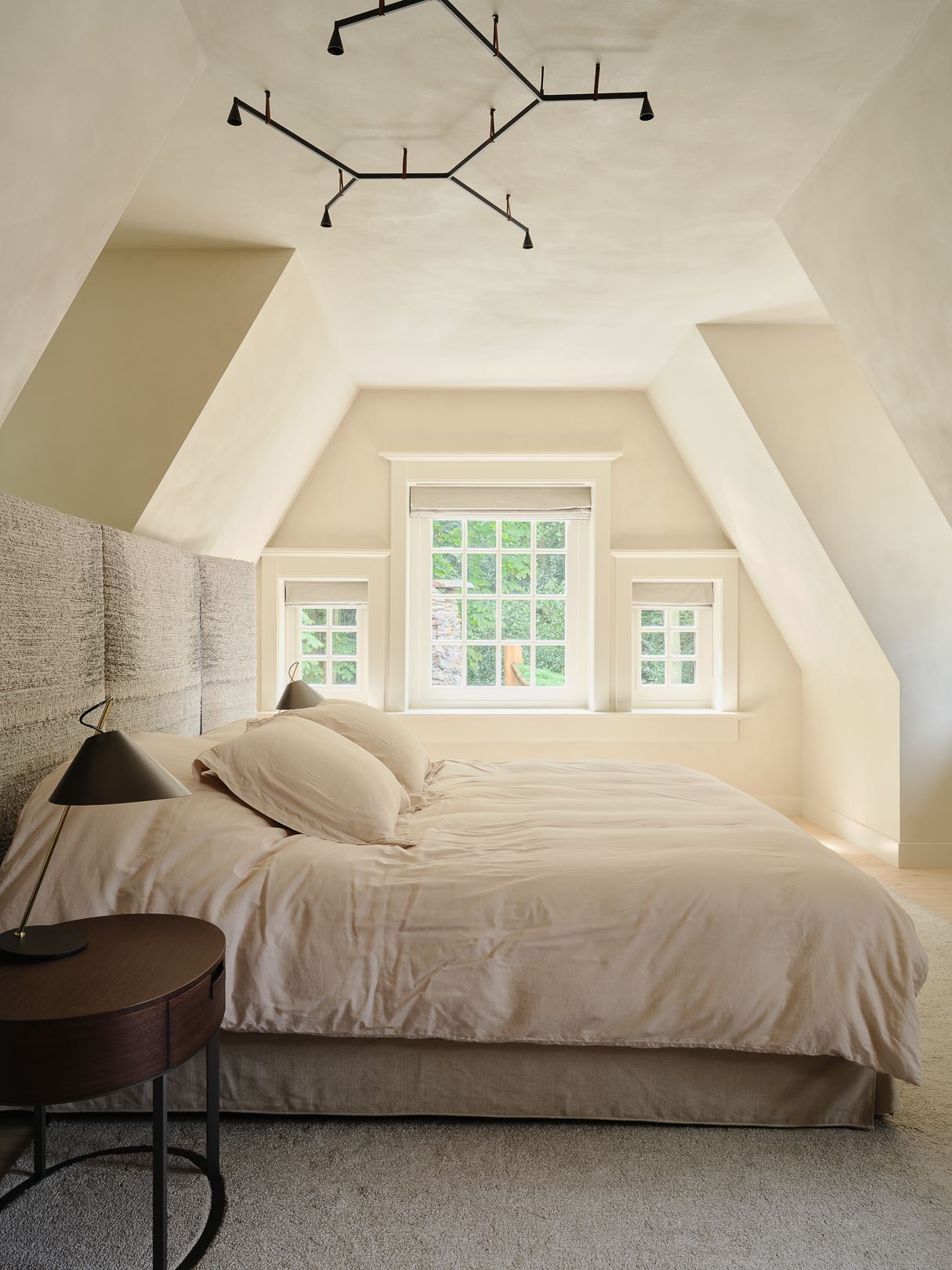 chambre mansardée couleurs naturelles maison ancienne décoration contemporaine chambre mansardée couleurs naturelles maison ancienne décoration contemporaine