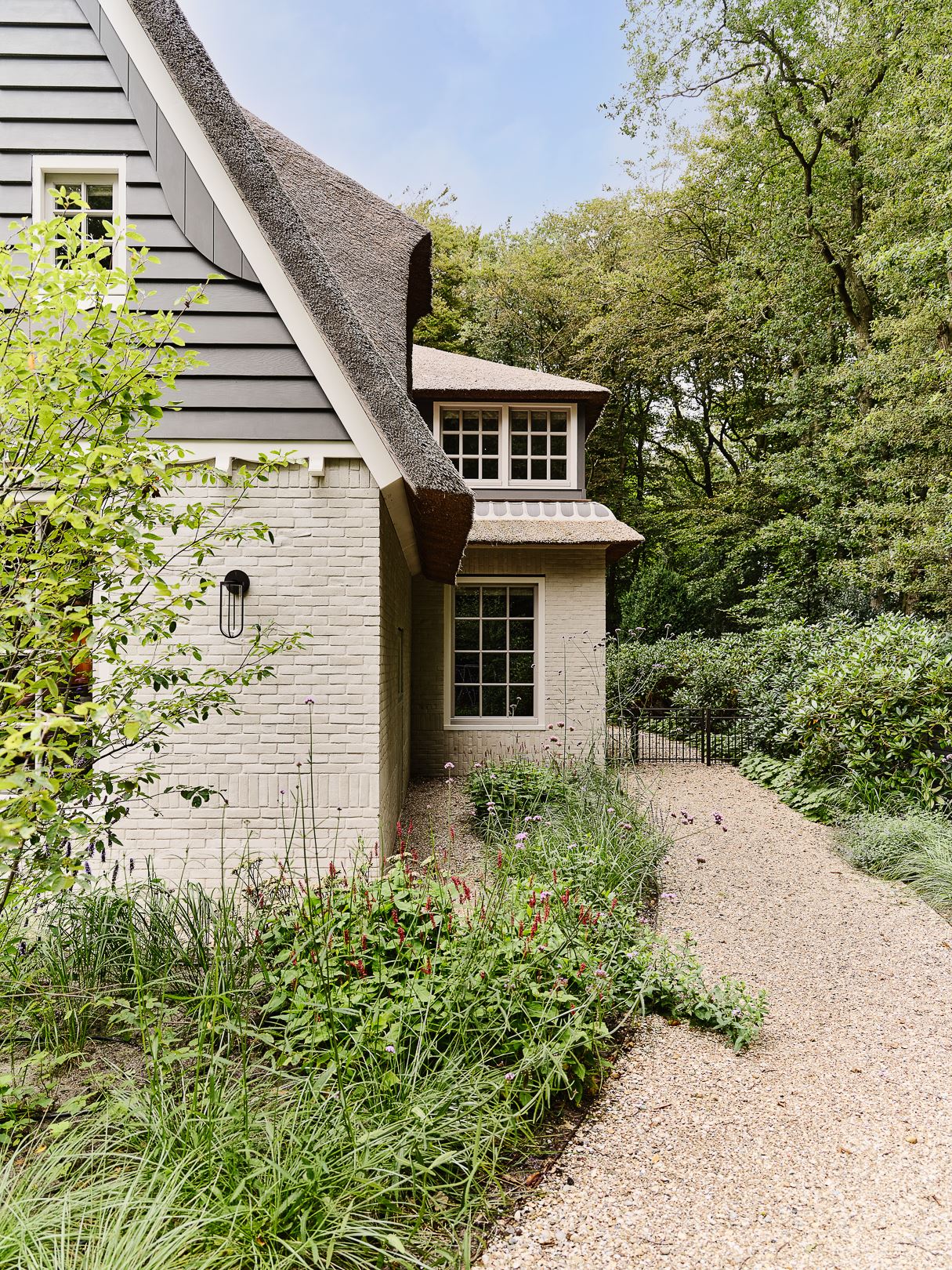 maison au toit de chaume maison au toit de chaume