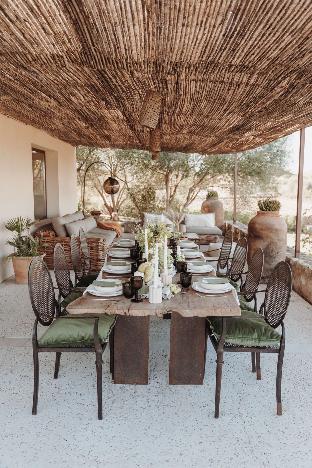 terrasse avec pergola acier et cannisses maison élégante au coeur de Majorque