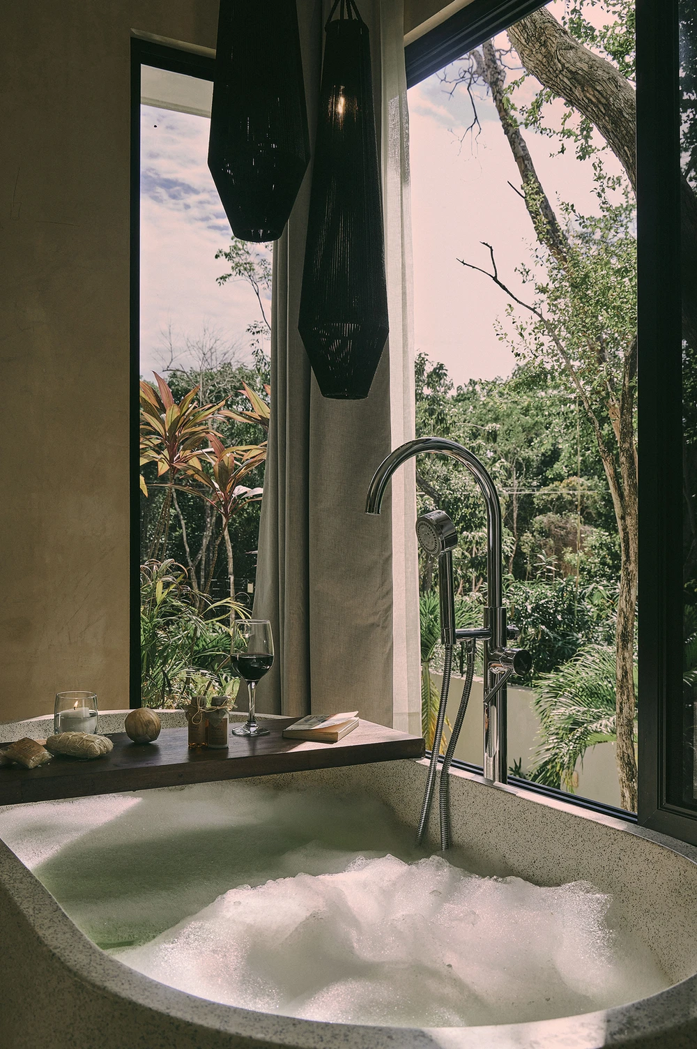 salle de bain design avec baignoire îlot salle de bain design avec baignoire îlot