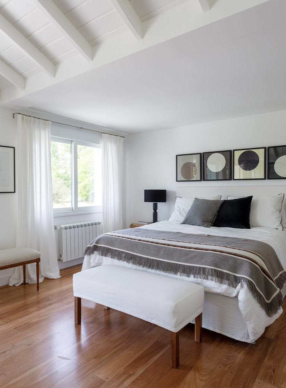 chambre décoration contemporaine blanche et grise