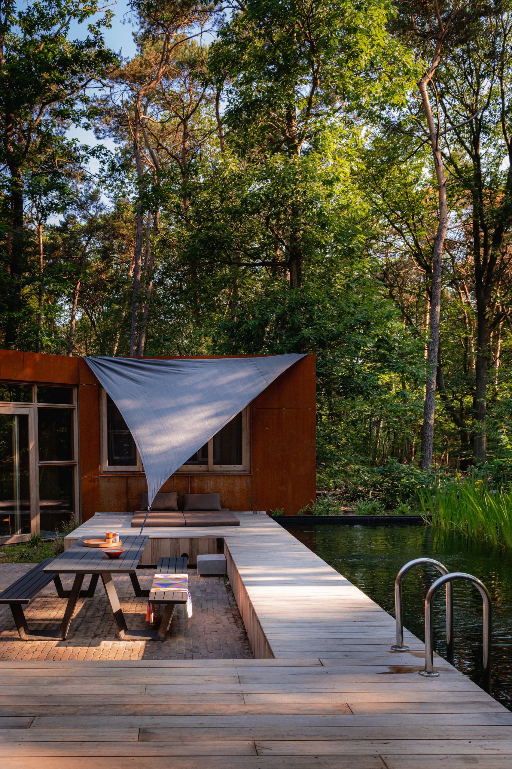 maison contemporaine intérieur bois avec piscine naturelle maison contemporaine intérieur bois avec piscine naturelle