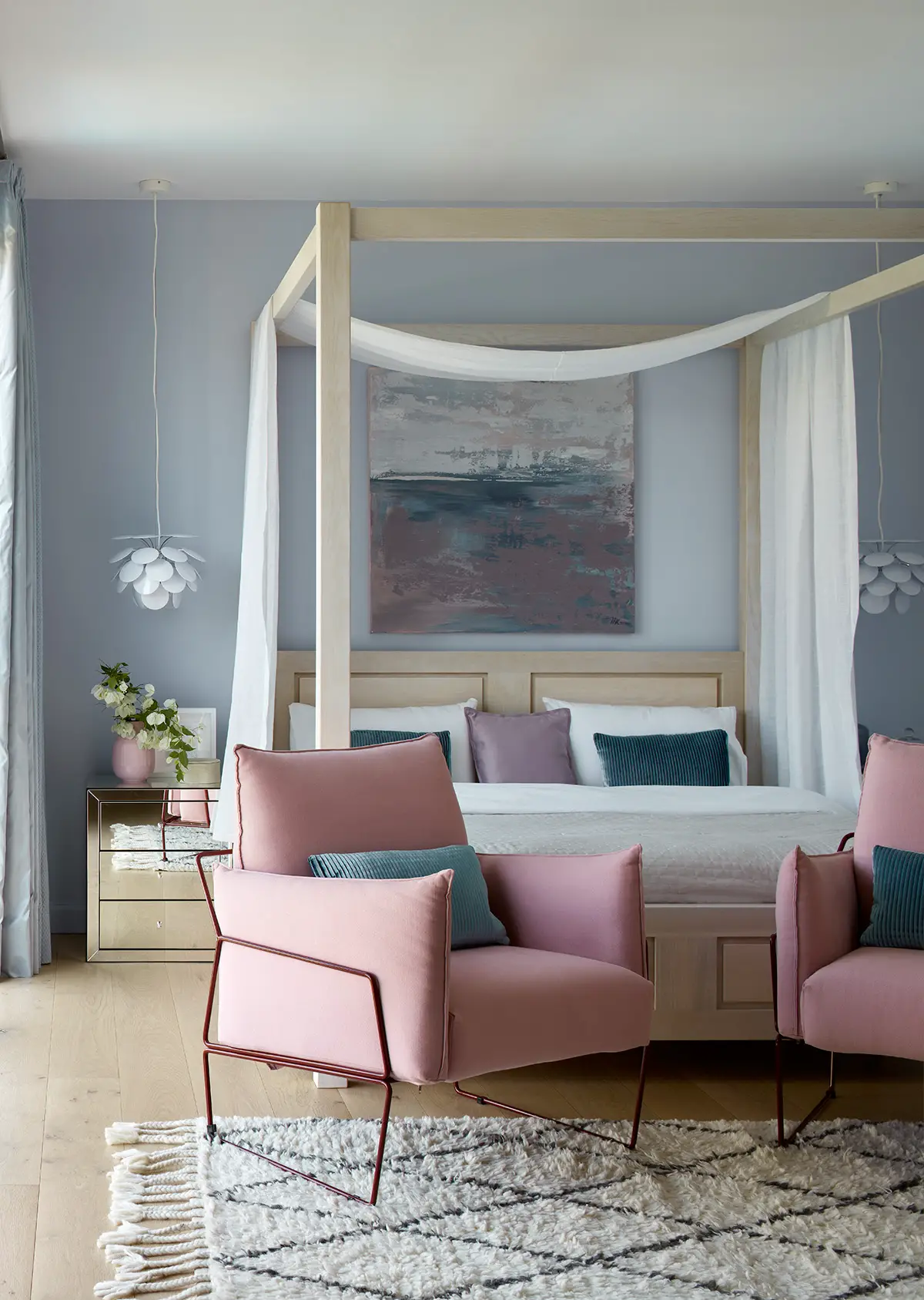 chambre avec lit à baldaquin décoration design et colorée chambre avec lit à baldaquin décoration design et colorée