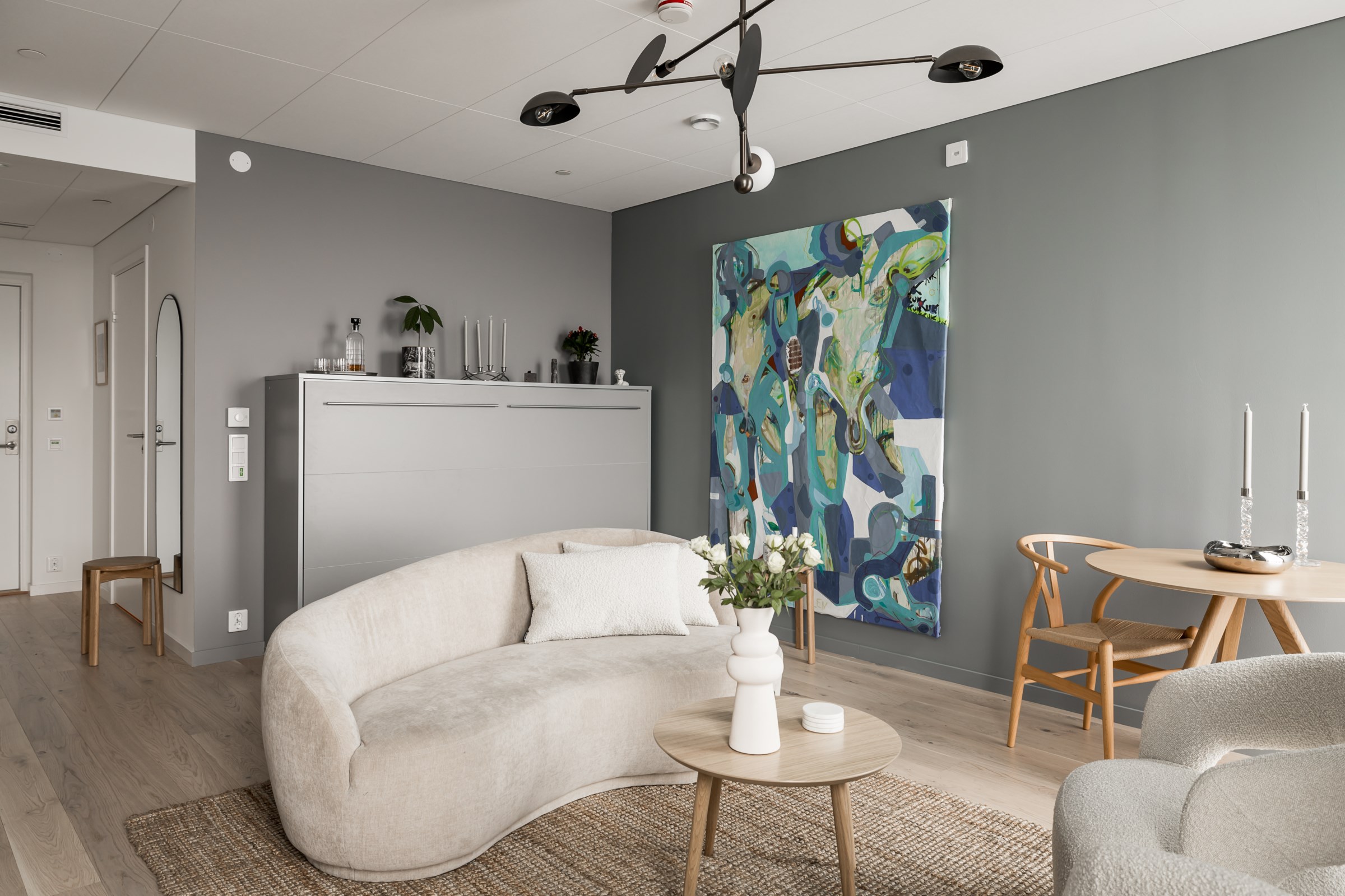 salon avec lit armoire