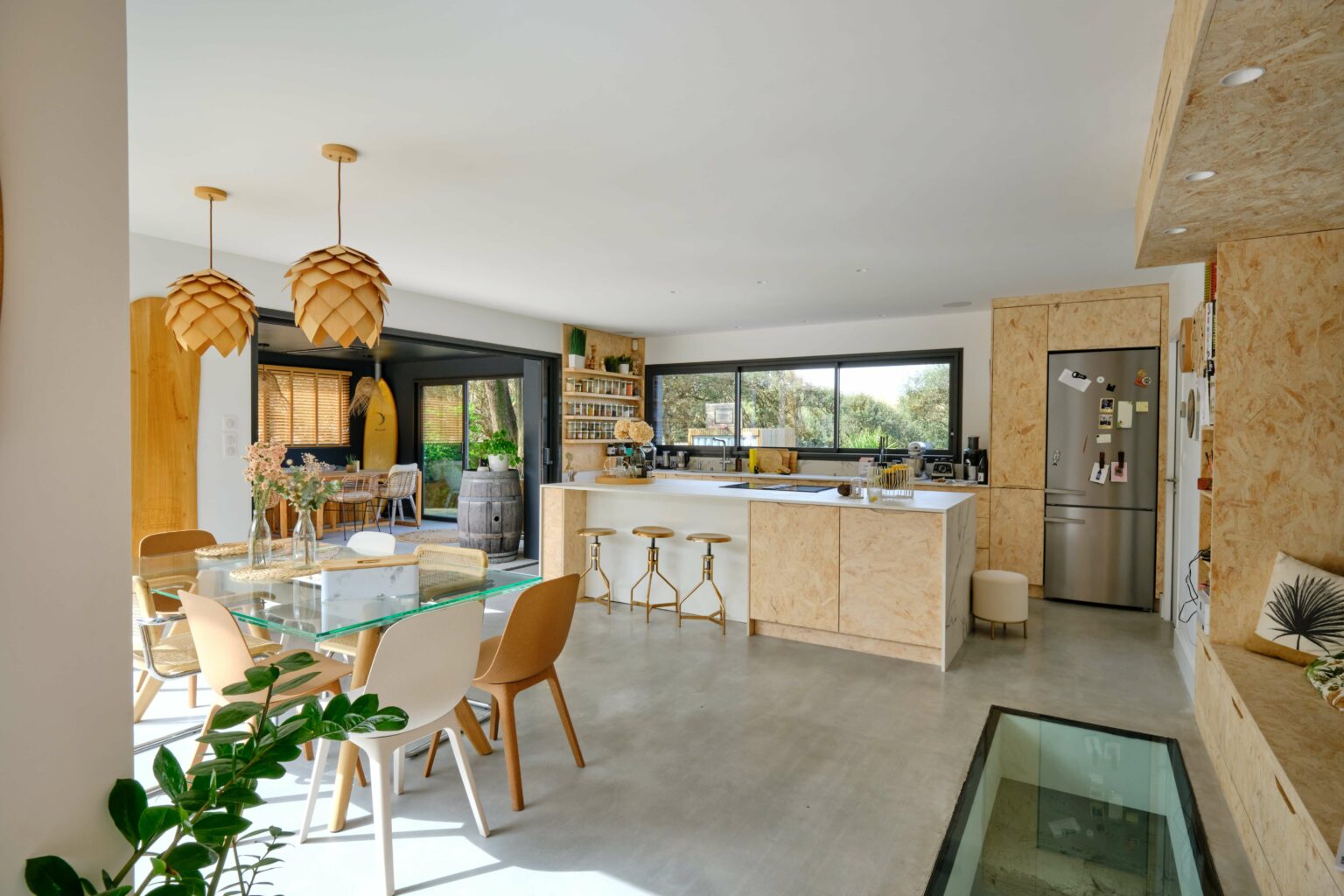 cuisine ouverte décoration contemporaine maison en bois villa Arranca cuisine ouverte décoration contemporaine maison en bois villa Arranca