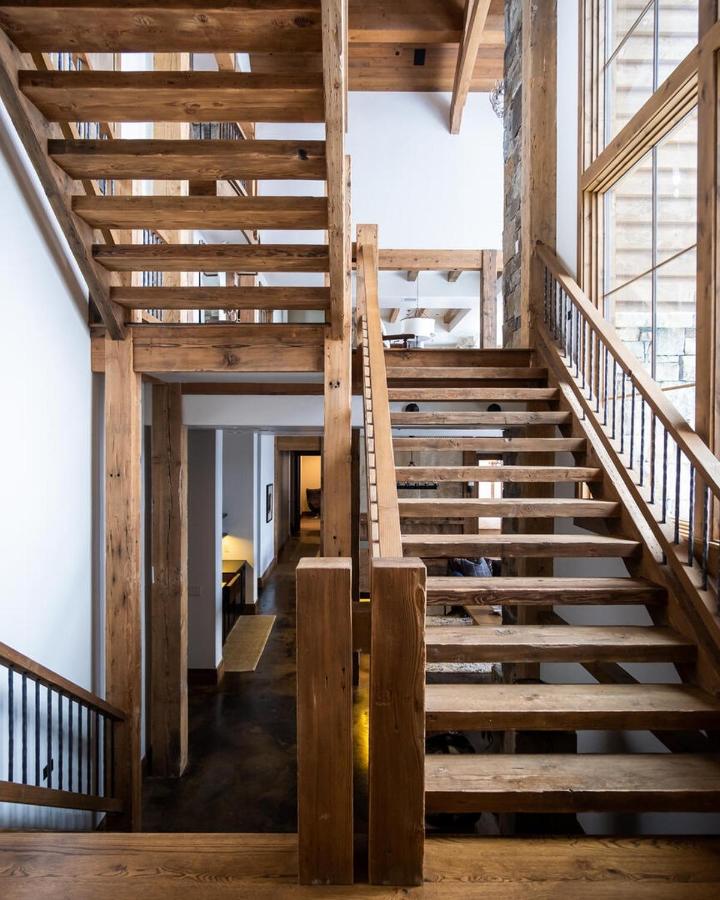 escalier bois chalet
