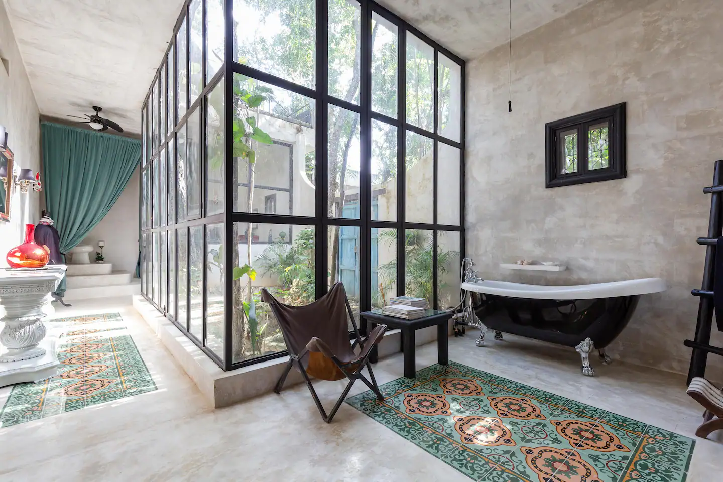 salle de bain rétro maison Tulum Airbnb Instagram