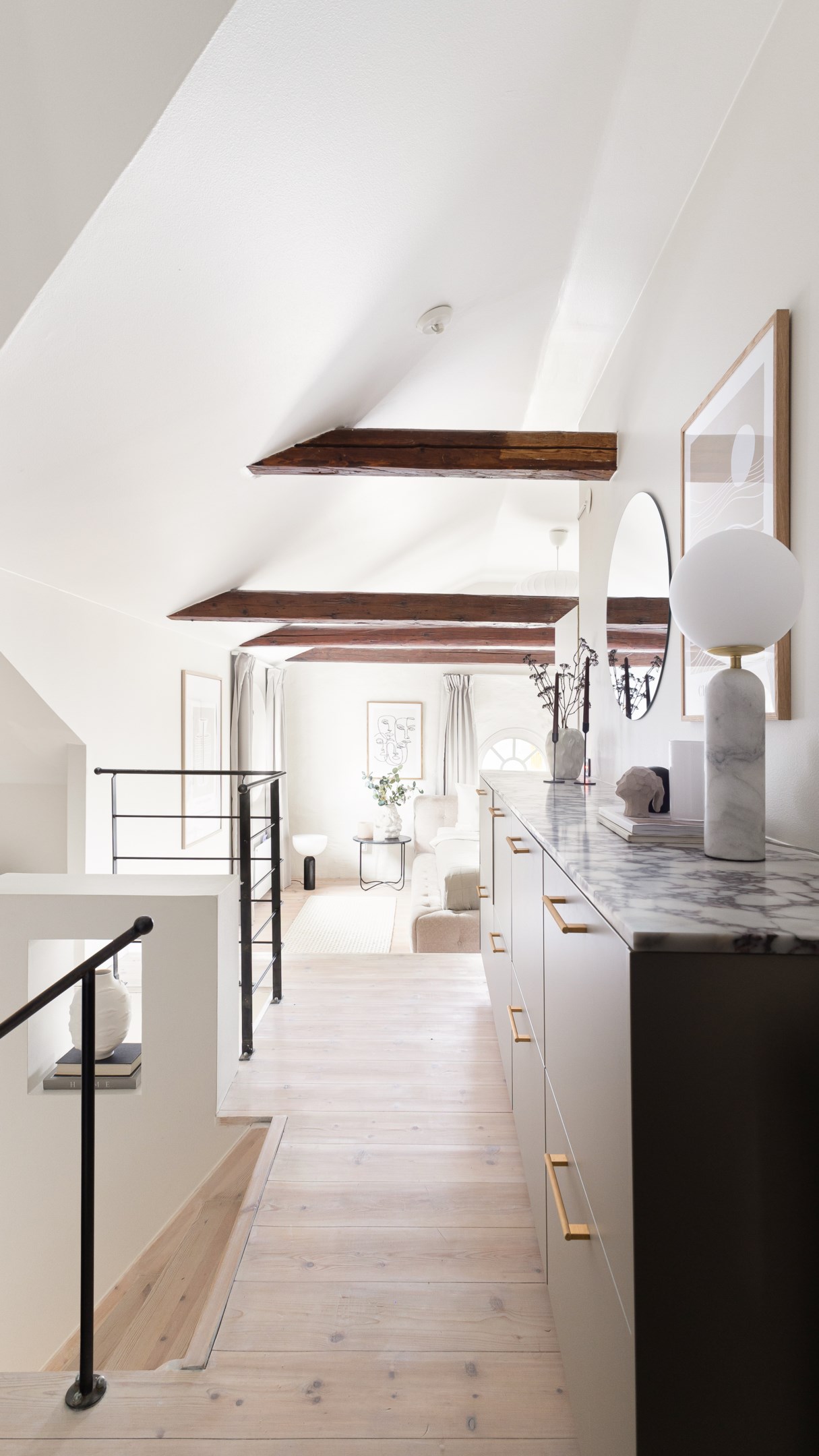 mezzanine dans appartement décoration blanche scandinave mezzanine dans appartement décoration blanche scandinave