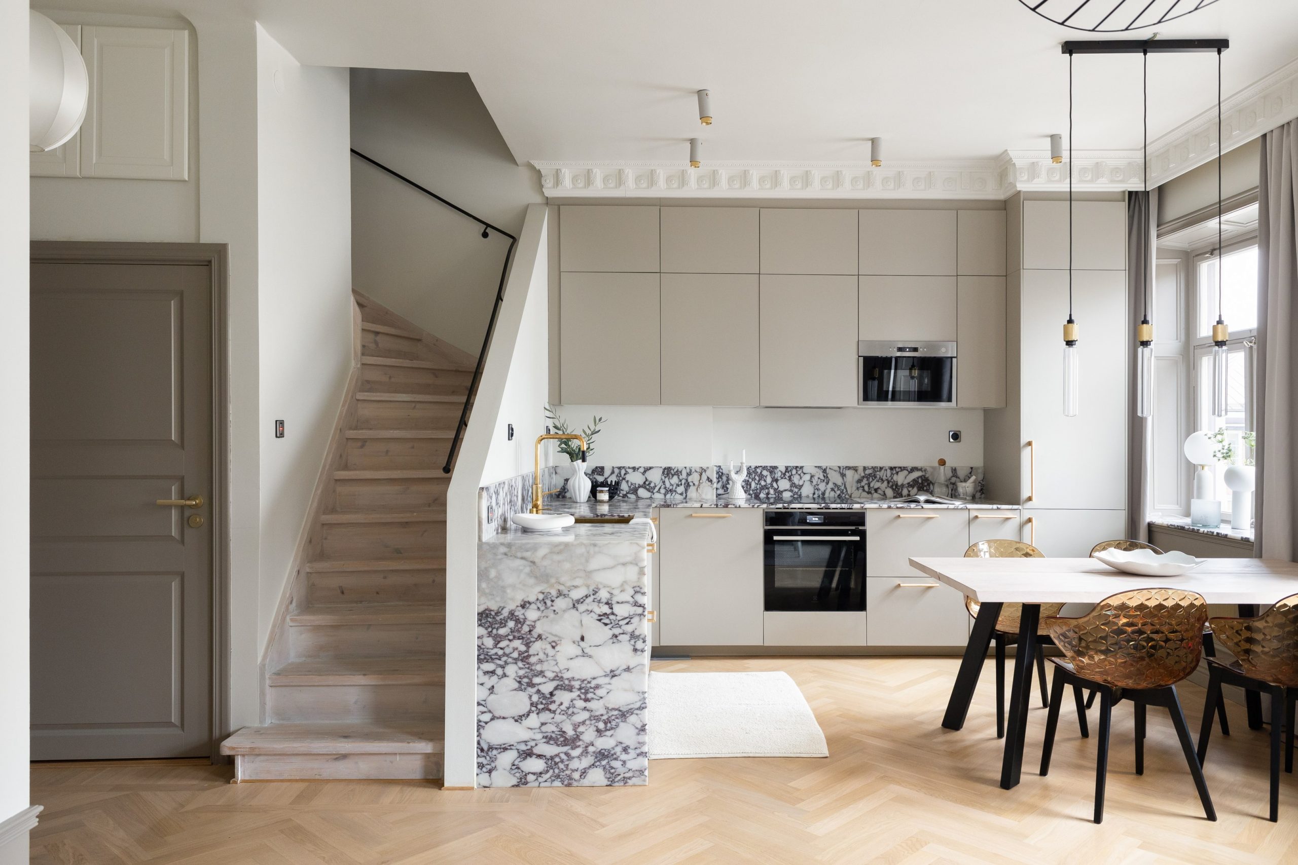 cuisine ouverte blanche plan de travail marbre gris cuisine ouverte blanche plan de travail marbre gris