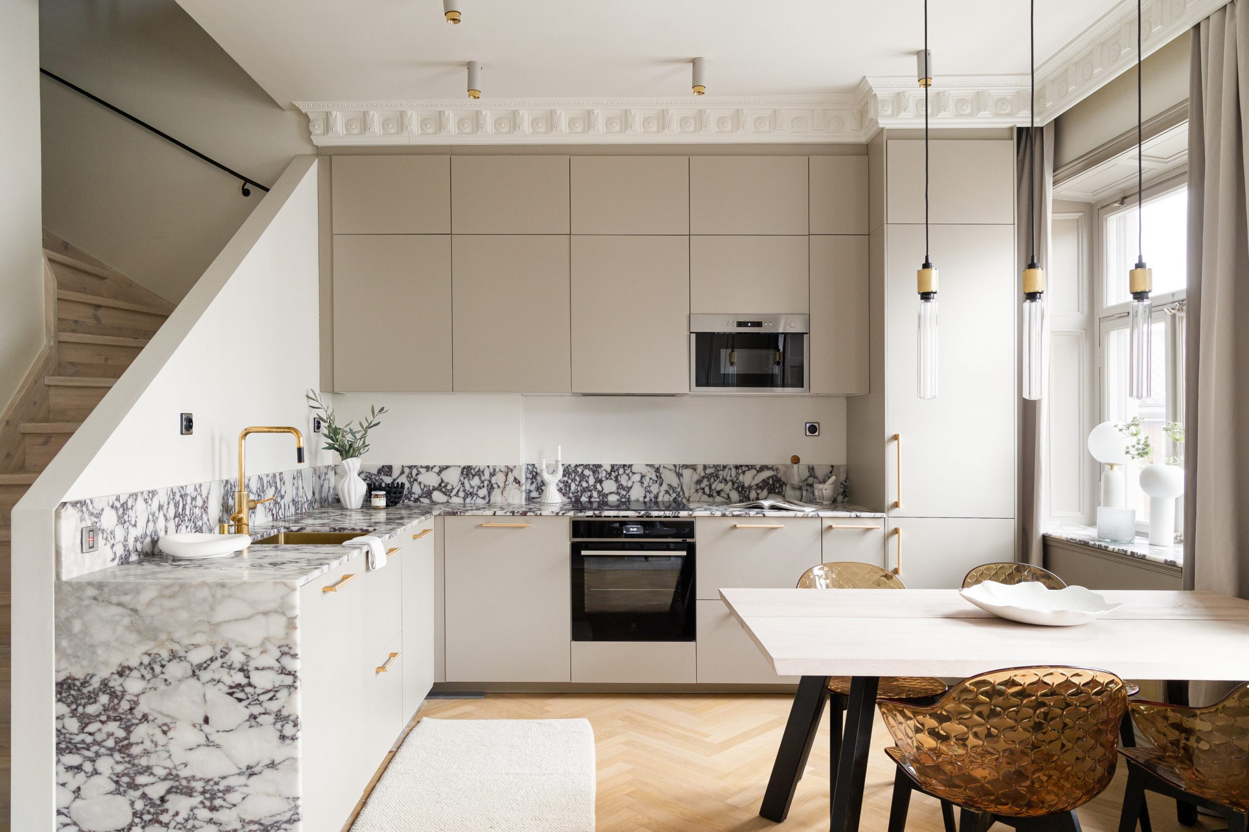 cuisine ouverte blanche design plan de travail marbre gris cuisine ouverte blanche design plan de travail marbre gris