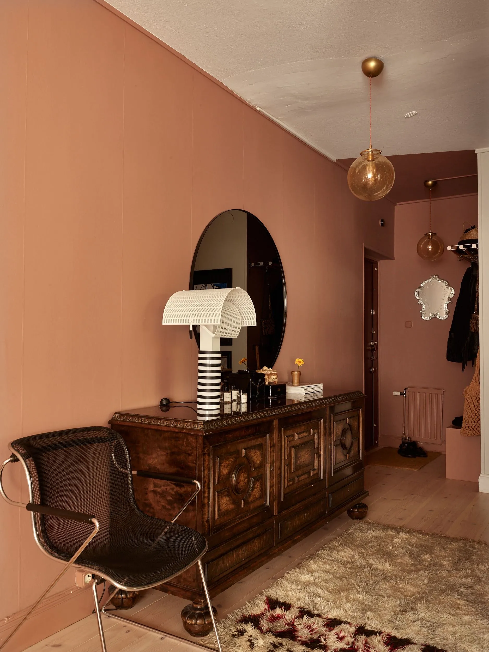 entrée rose dans appartement décoration vintage entrée rose dans appartement décoration vintage