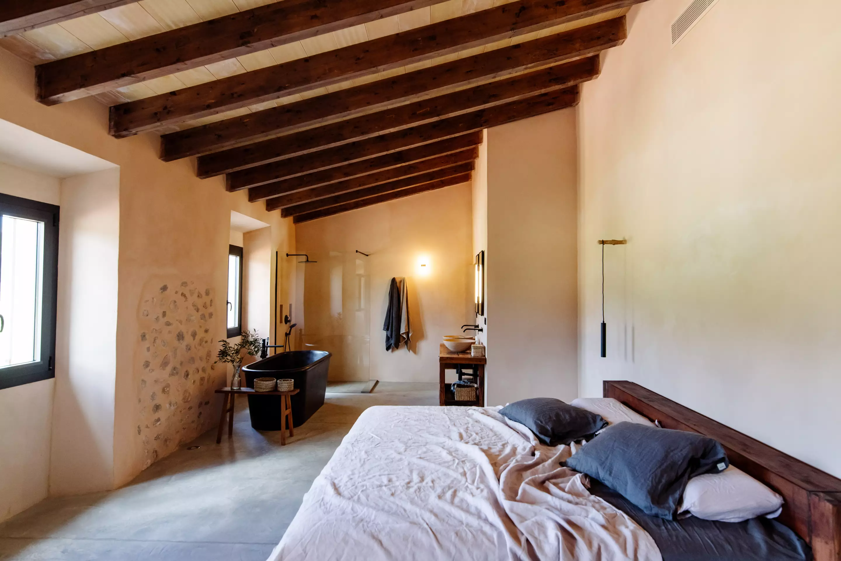 chambre avec salle de bain ouverte décoration méditerranéene contemporaine chambre avec salle de bain ouverte décoration méditerranéene contemporaine