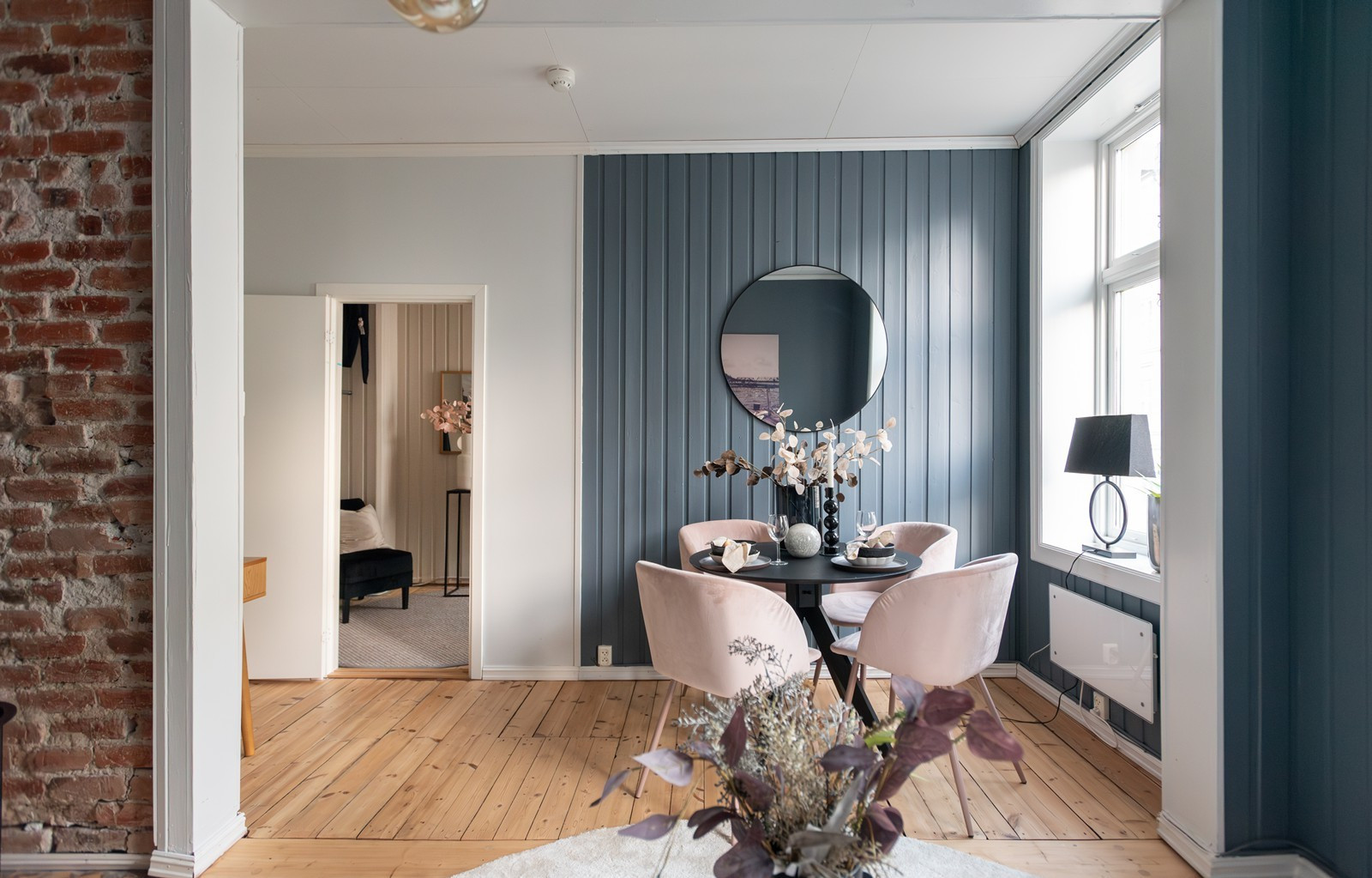 salon mur bleu appartement 45m2 décoration scandinave salon mur bleu appartement 45m2 décoration scandinave