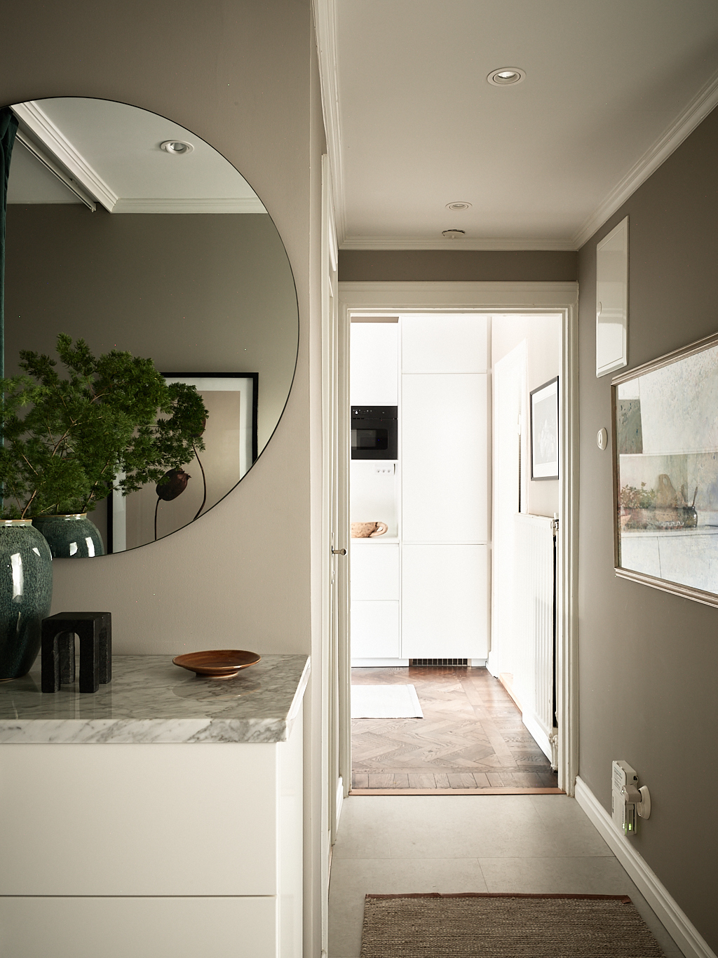 entrée avec miroir décoration contemporaine