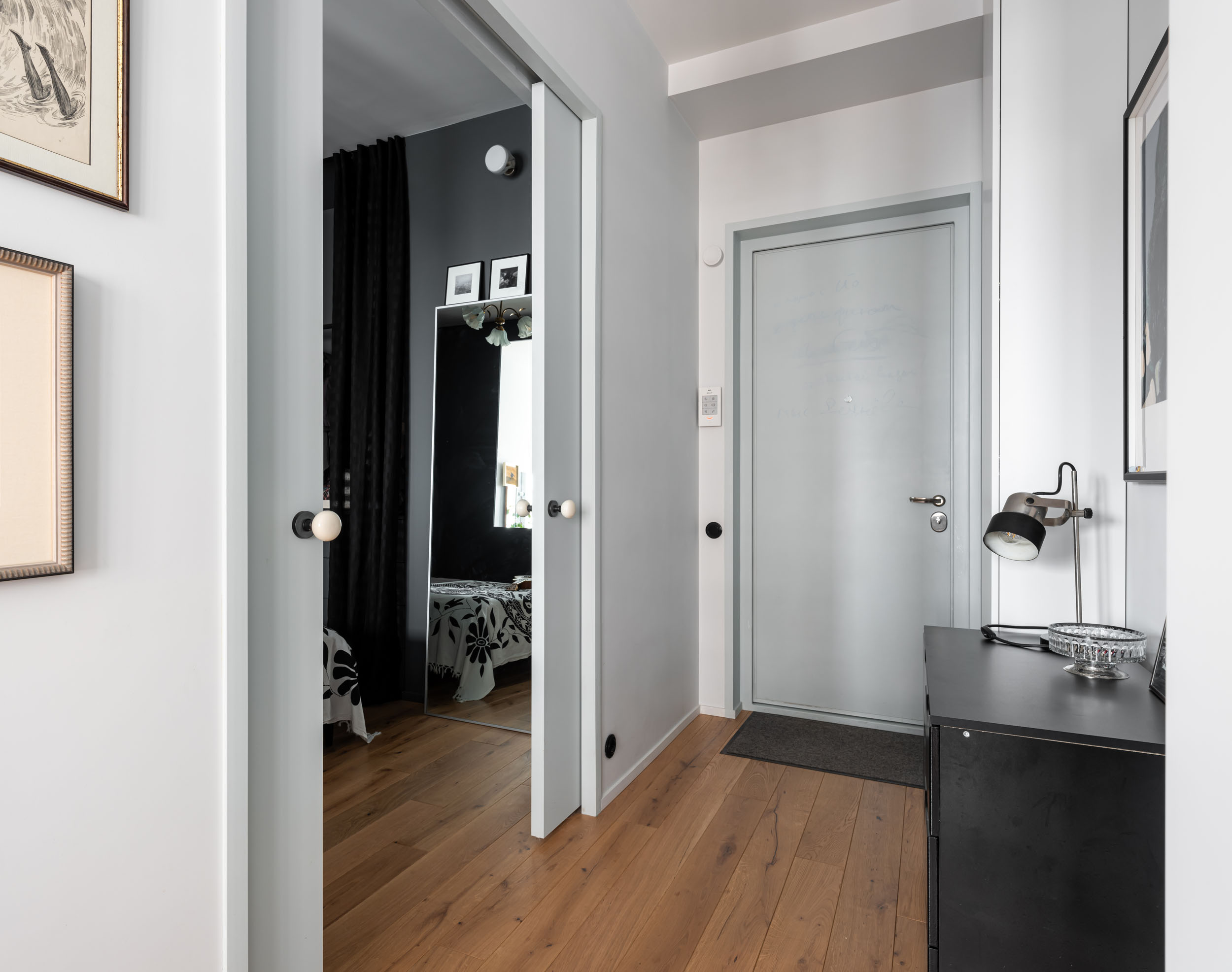 chambre avec porte à galandage