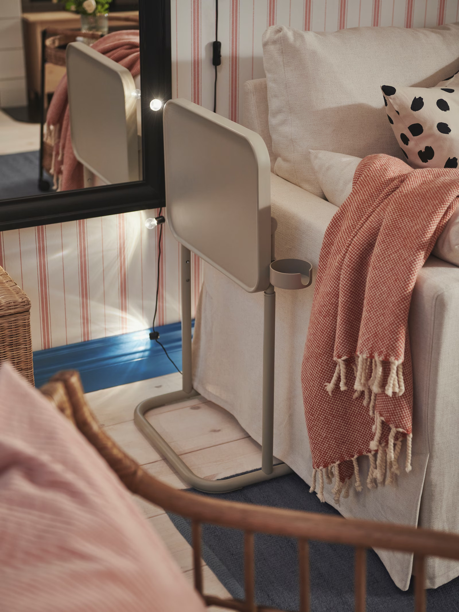 Comment aménager une chambre multi-fonctions table d Comment aménager une chambre multi-fonctions table d'appoint IKEA