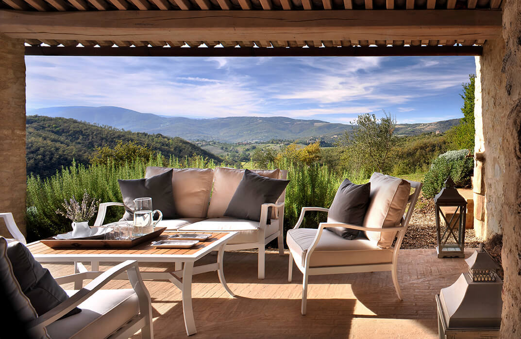 terrasse vue Ombrie villa Spinaltermine domaine Reschio terrasse vue Ombrie villa Spinaltermine domaine Reschio