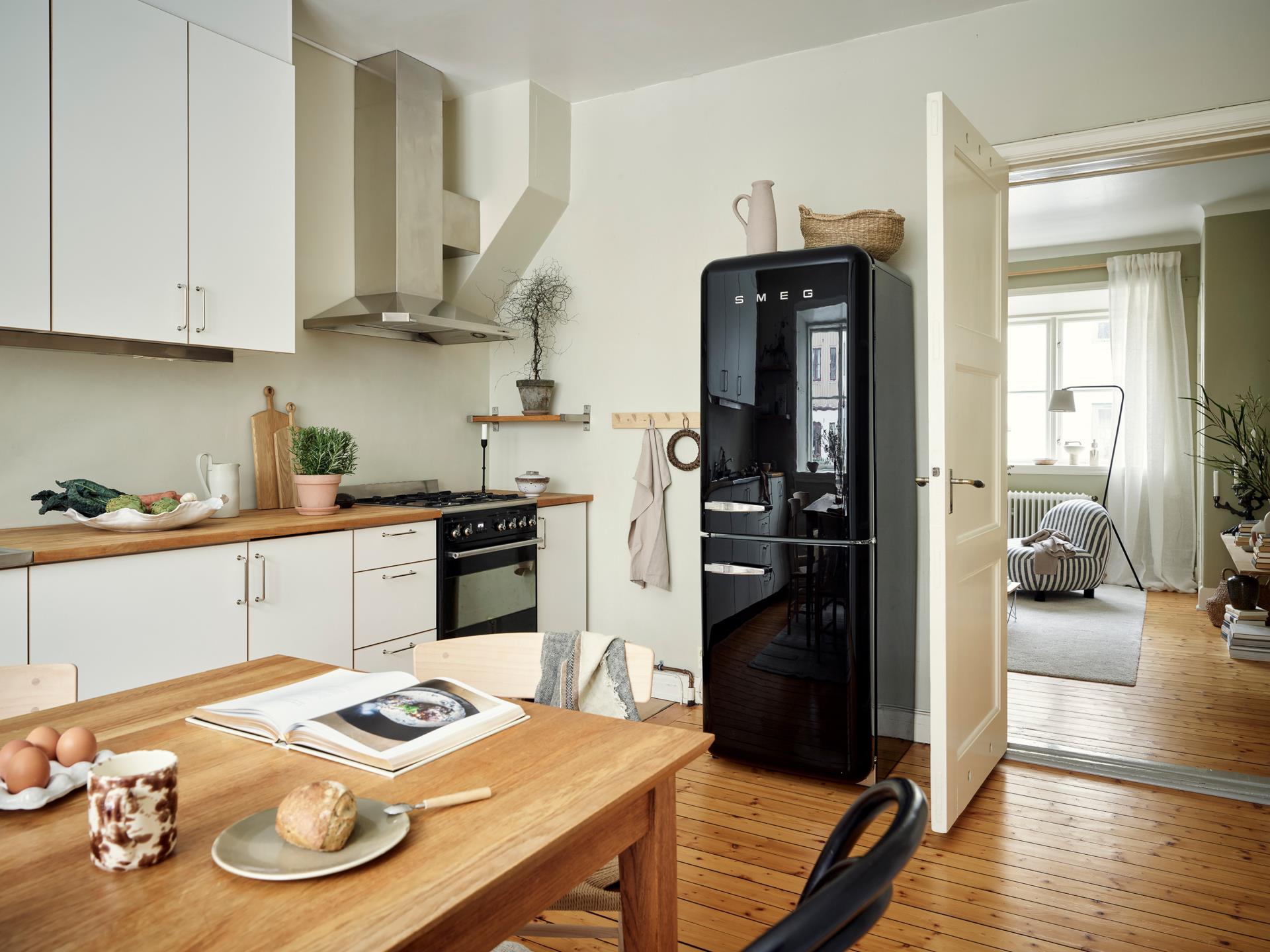 cuisine avec frigo smeg noir cuisine avec frigo smeg noir