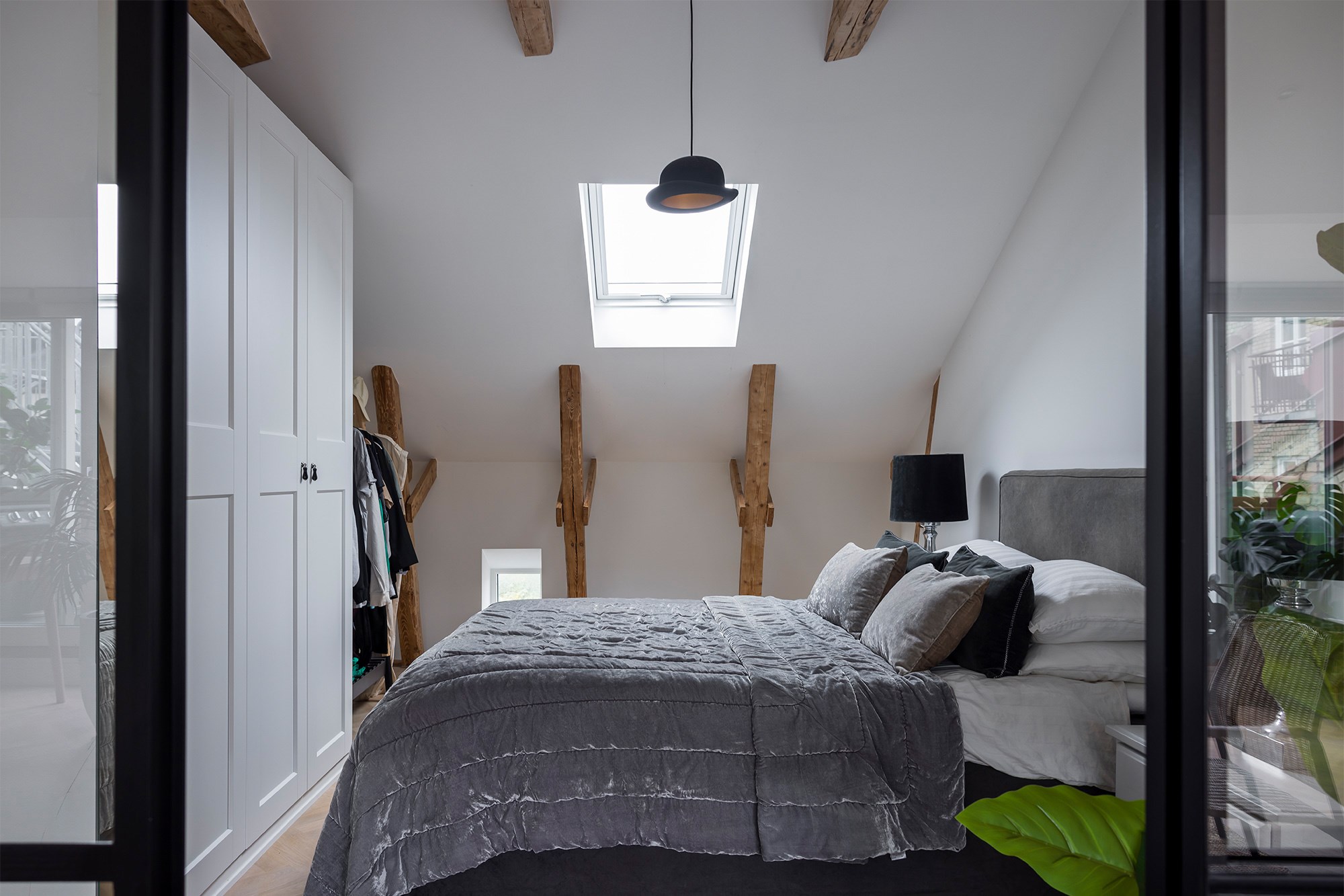 chambre avec verrière et poutres décoration moderne chambre avec verrière et poutres décoration moderne