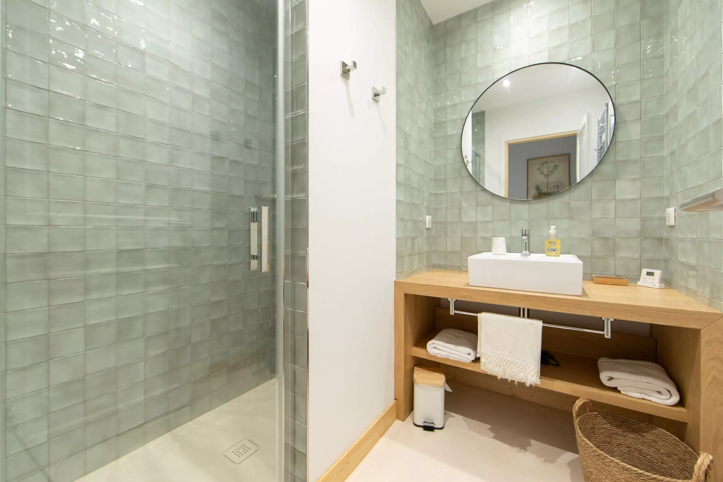 salle de bain carrelage vert d salle de bain carrelage vert d'eau villa Mélyne Cap Ferret