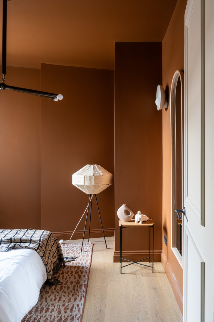 chambre mur marron décoration contemporaine
