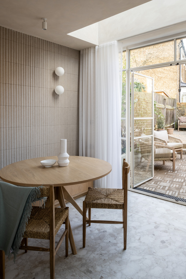 salle à manger avec terrasse