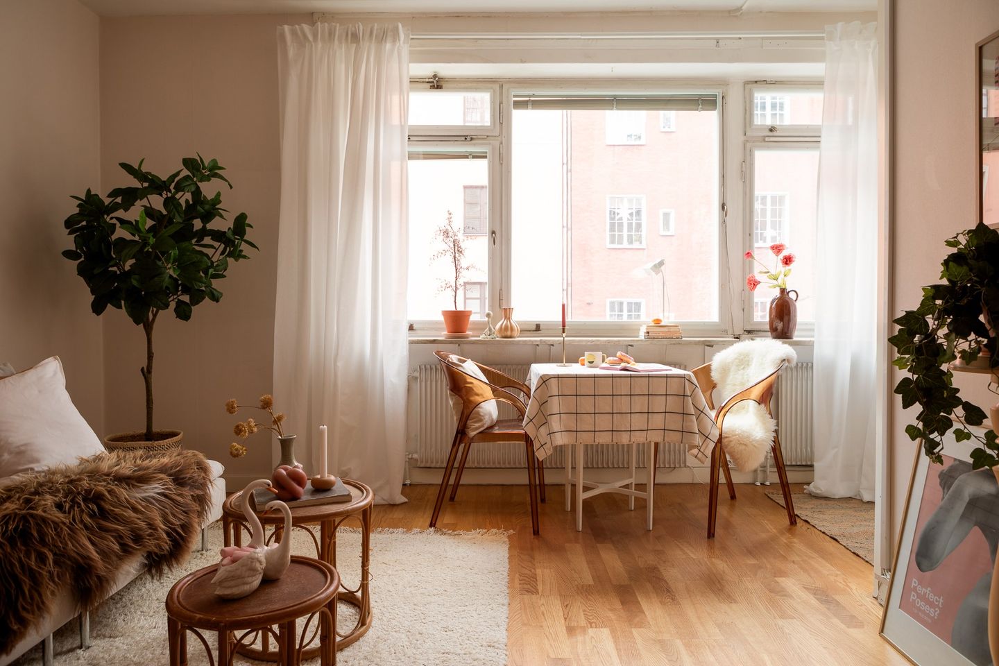 salon studio 30m2 couleur Peach Fuzz salon studio 30m2 couleur Peach Fuzz
