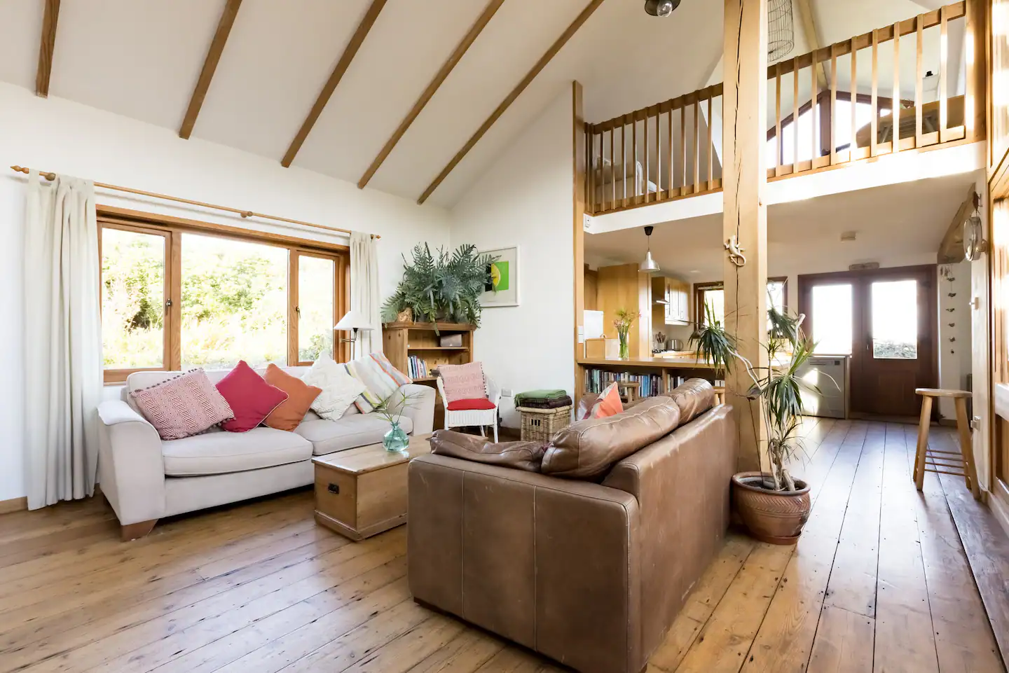 salon avec mezzanine maison en bois salon avec mezzanine maison en bois