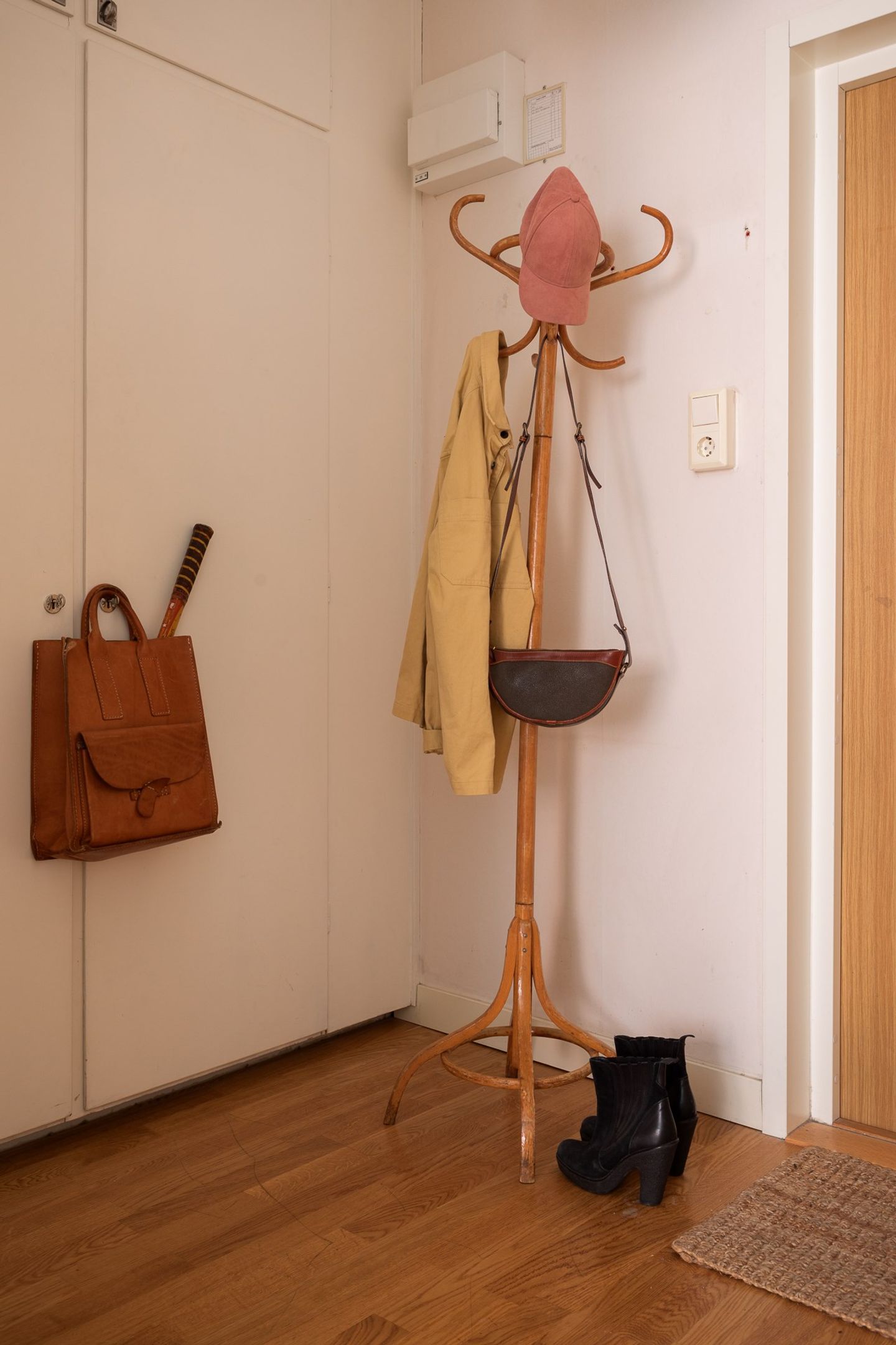 entrée avec porte-manteau vintage entrée avec porte-manteau vintage