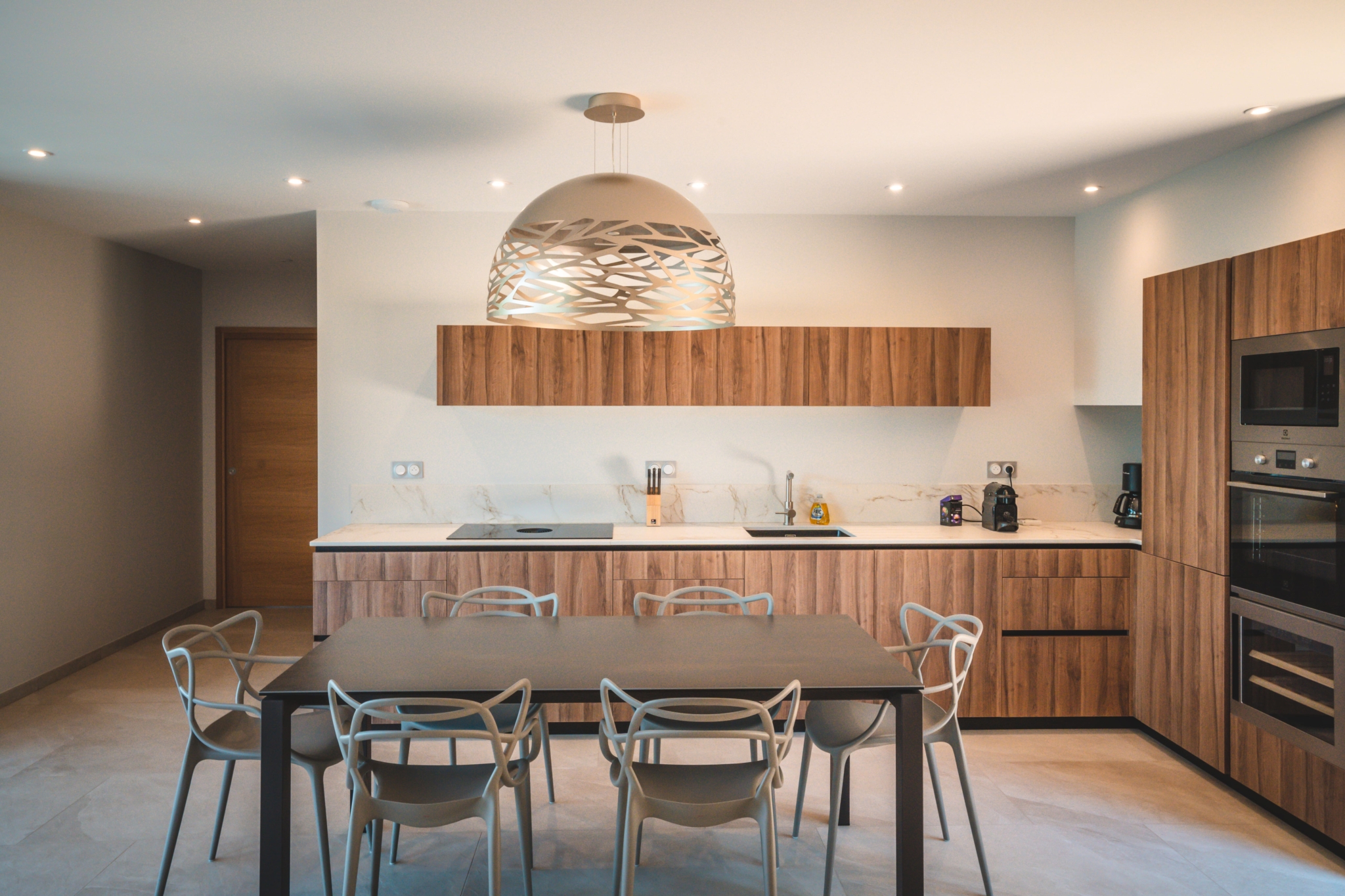 cuisine bois décoration design maison contemporaine Domaine de Labro Aveyron cuisine bois décoration design maison contemporaine Domaine de Labro Aveyron