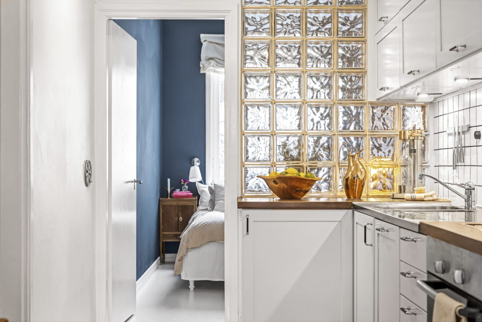 cuisine et chambre deux-pièces 49m2