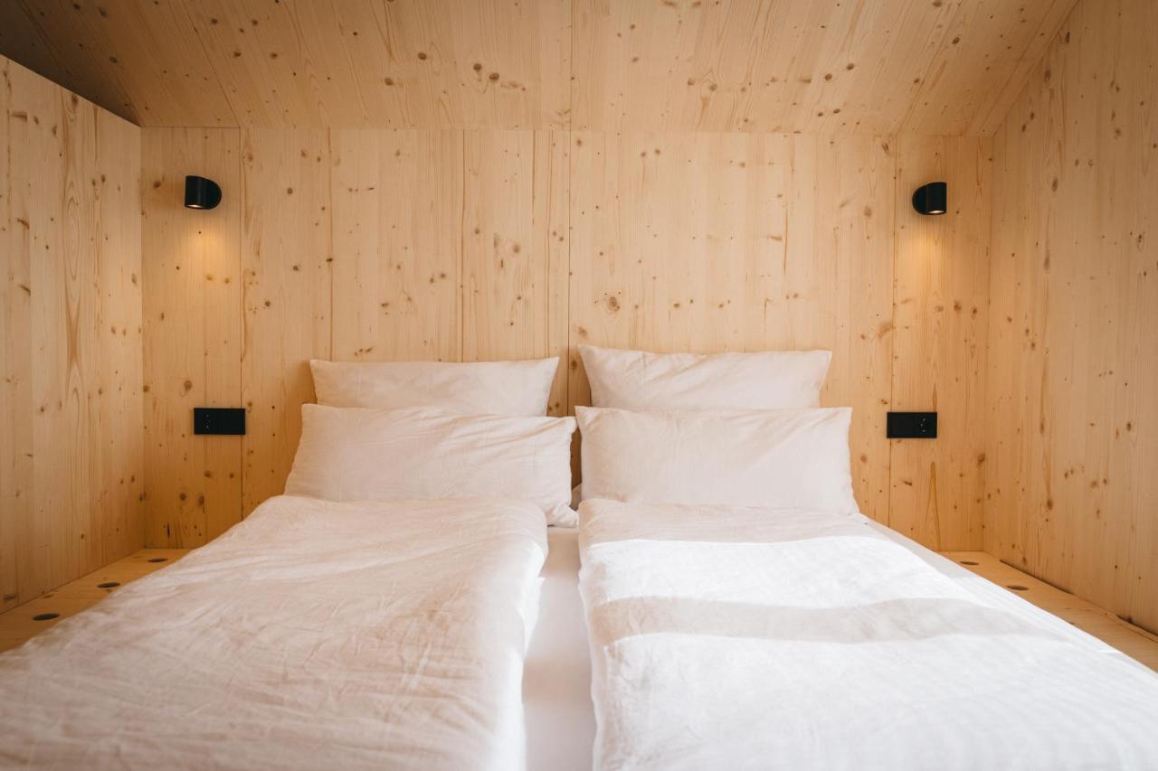 chambre murs bois mini maison 25m2 LOVT chambre murs bois mini maison 25m2 LOVT