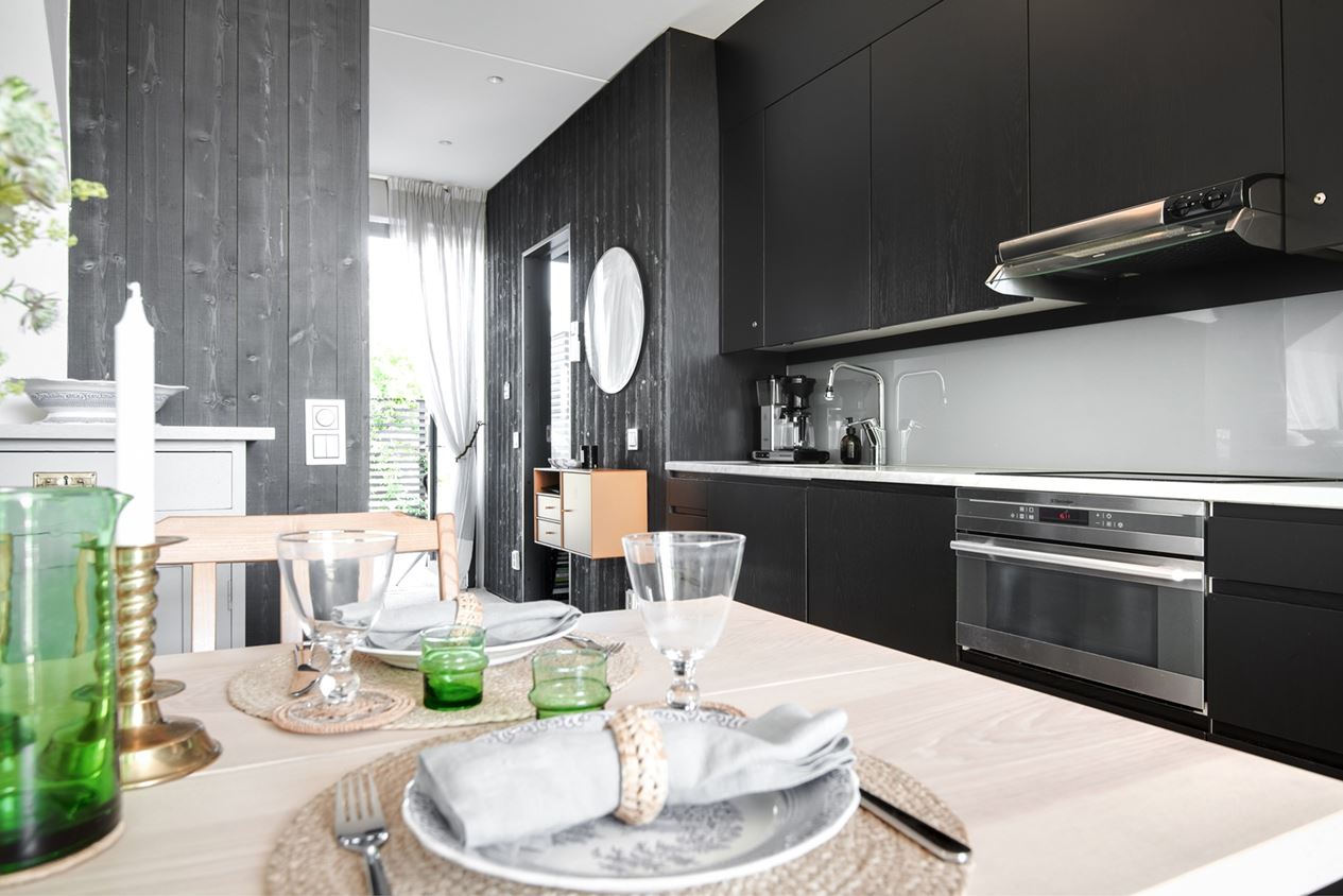 cuisine ouverte noire appartement 50m2 décoration design