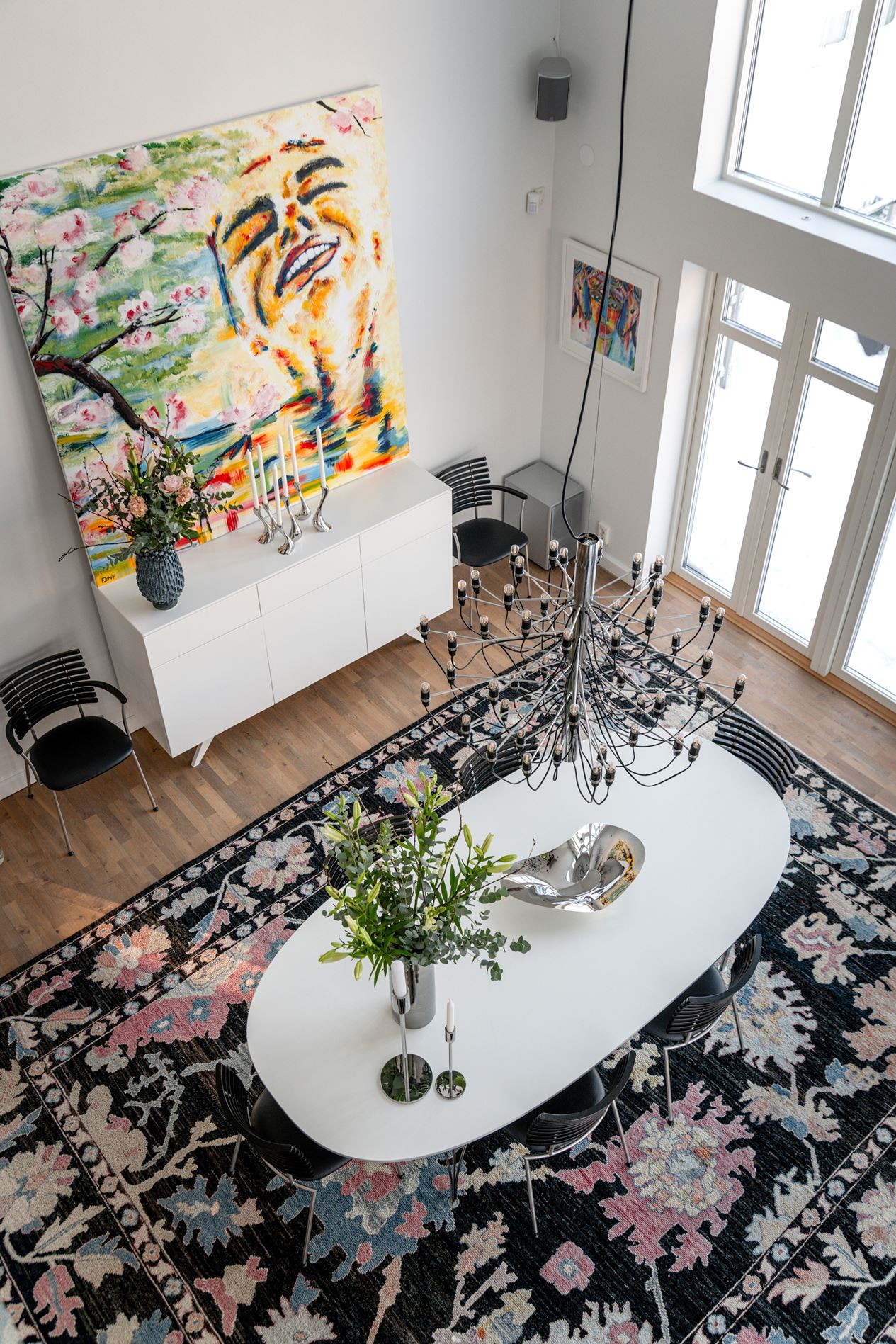 salon double hauteur pignon vitré décoration scandinave