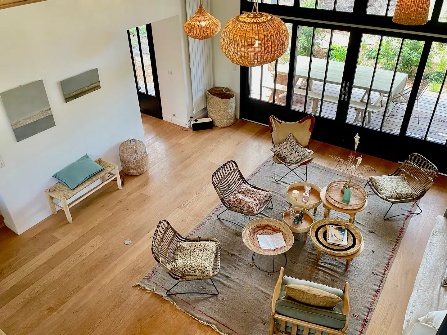 salon avec pignon vitré maison en bois près du Cap Ferret salon avec pignon vitré maison en bois près du Cap Ferret