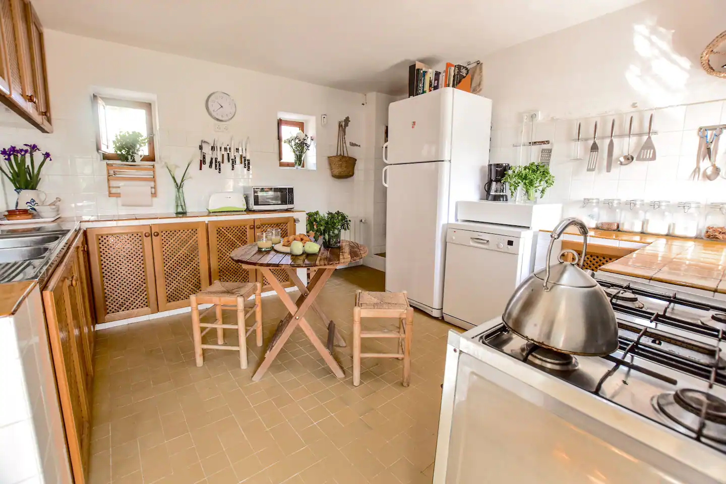 cuisine rustique maison en pierres villa Can Felix Ibiza Airbnb cuisine rustique maison en pierres villa Can Felix Ibiza Airbnb