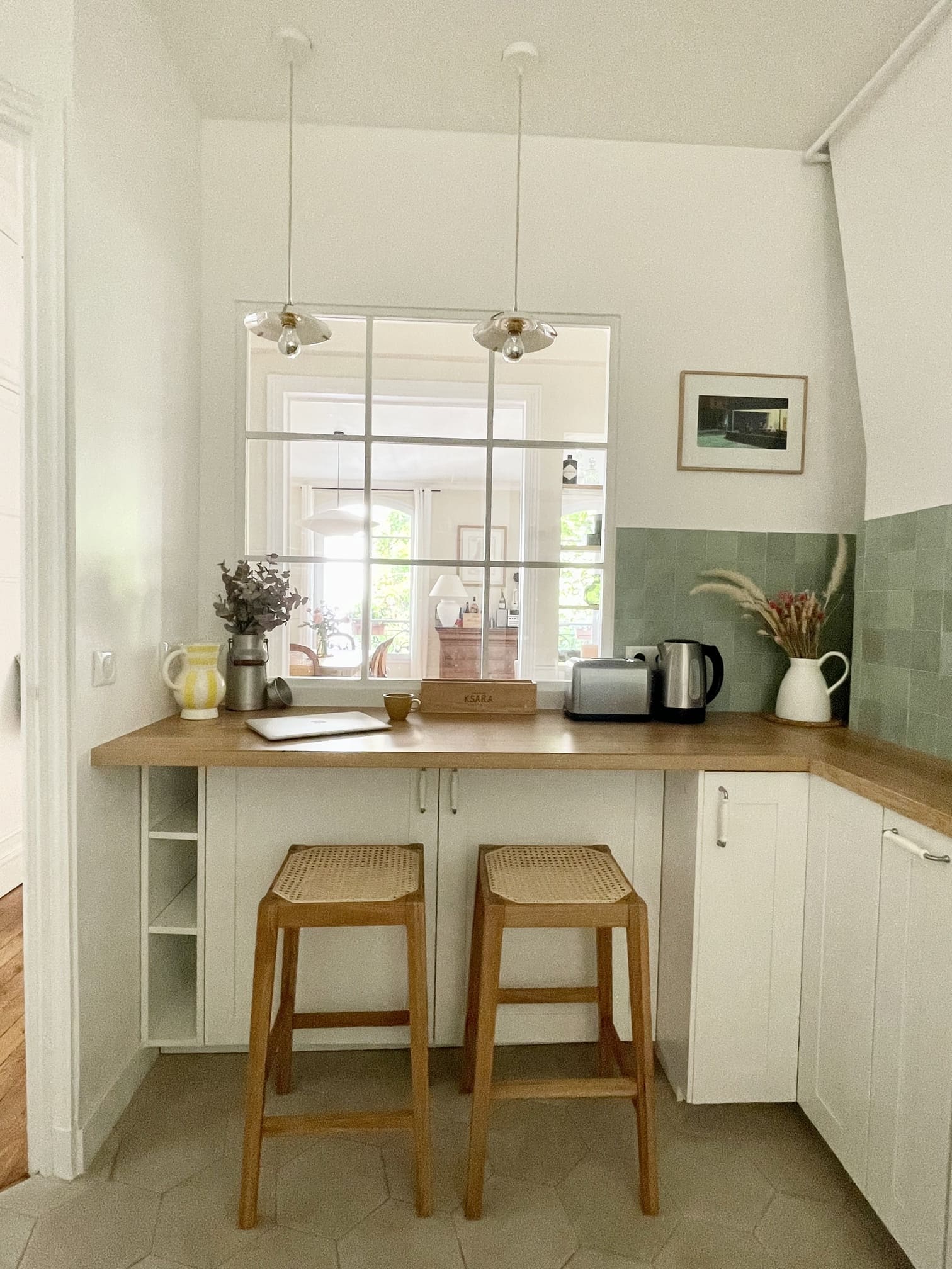 cuisine avec verrière décoration contemporaine par Happy Pog compte instagram https://www.instagram.com/charlotte_gille/ cuisine avec verrière décoration contemporaine par Happy Pog compte instagram https://www.instagram.com/charlotte_gille/