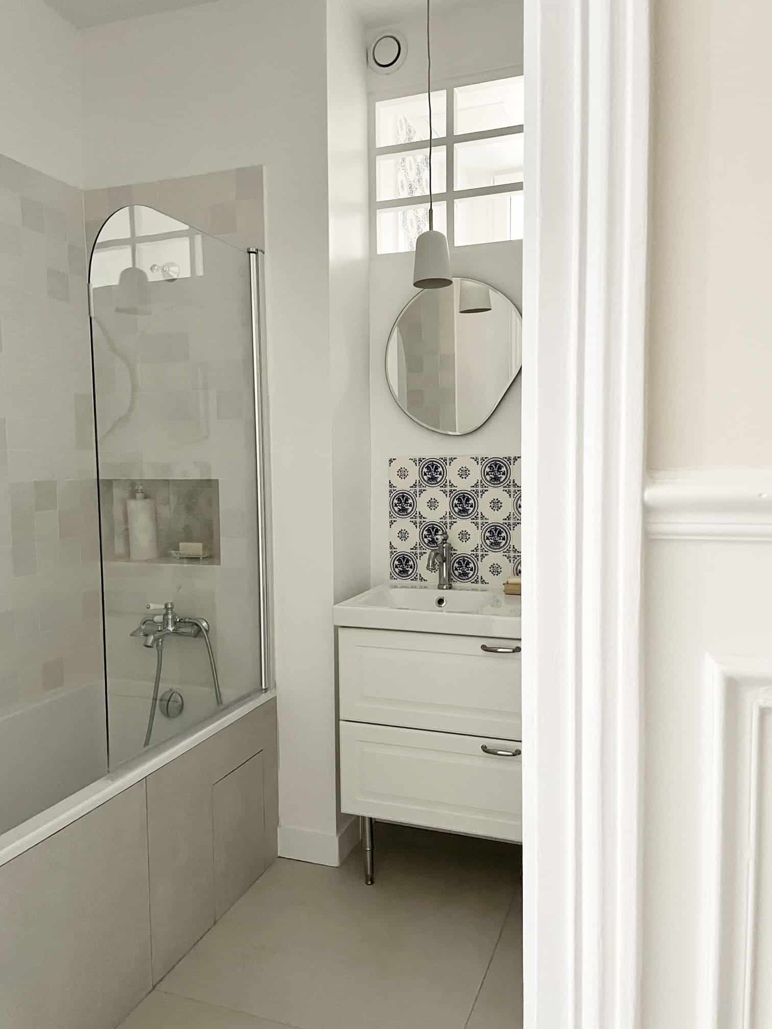 salle de bain décoration contemporaine par Happy Pog compte instagram https://www.instagram.com/charlotte_gille/ salle de bain décoration contemporaine par Happy Pog compte instagram https://www.instagram.com/charlotte_gille/
