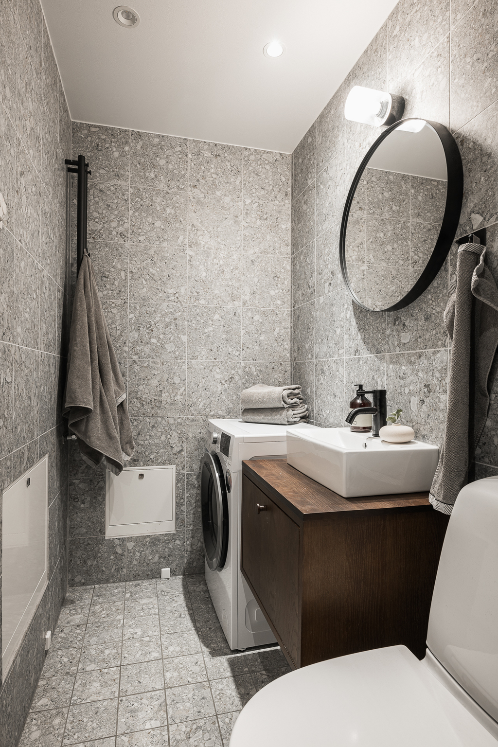 salle de bain terrazzo gris deux-pièces 35m2 mansardé décoration design salle de bain terrazzo gris deux-pièces 35m2 mansardé décoration design
