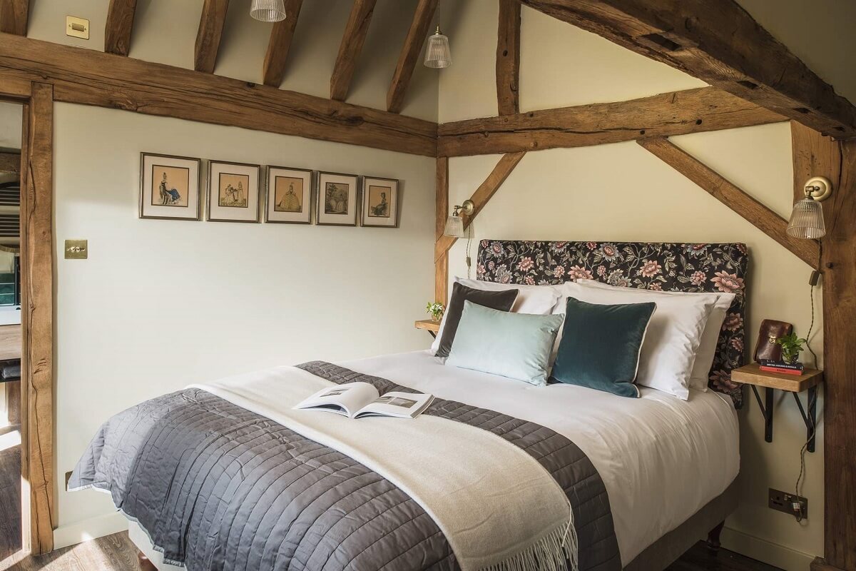 chambre avec poutres décoration rustique chic et contemporaine chambre avec poutres décoration rustique chic et contemporaine