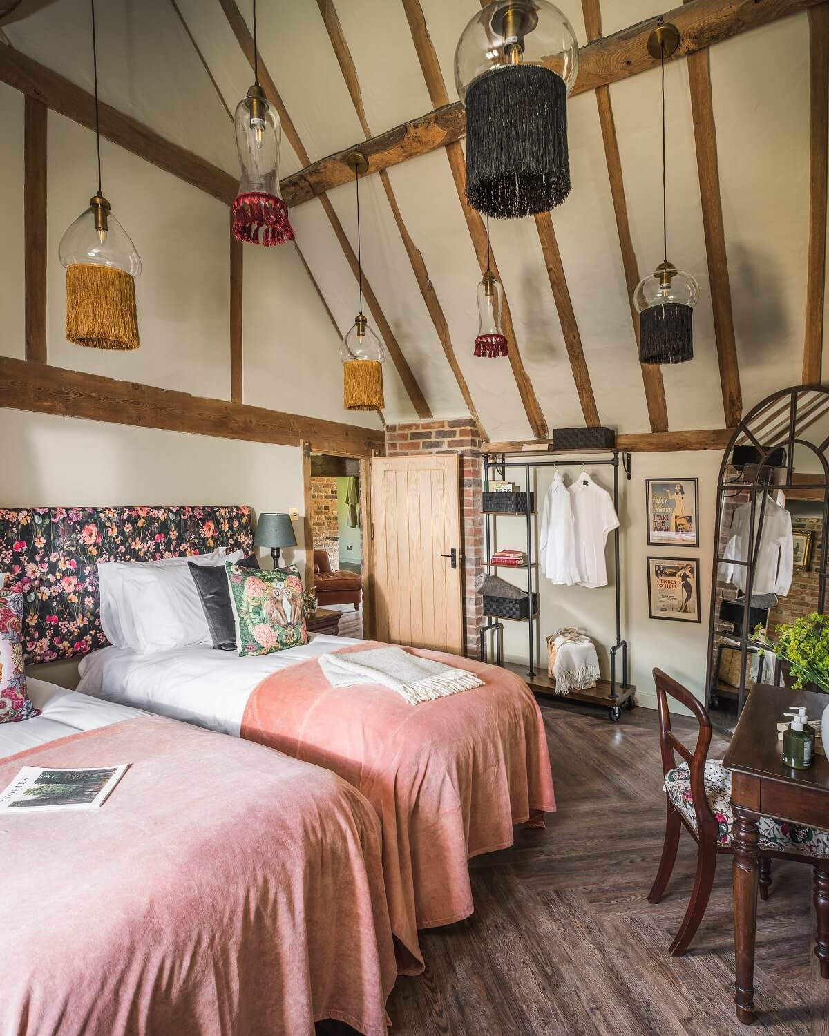 chambre avec poutres décoration rustique chic et contemporaine chambre avec poutres décoration rustique chic et contemporaine