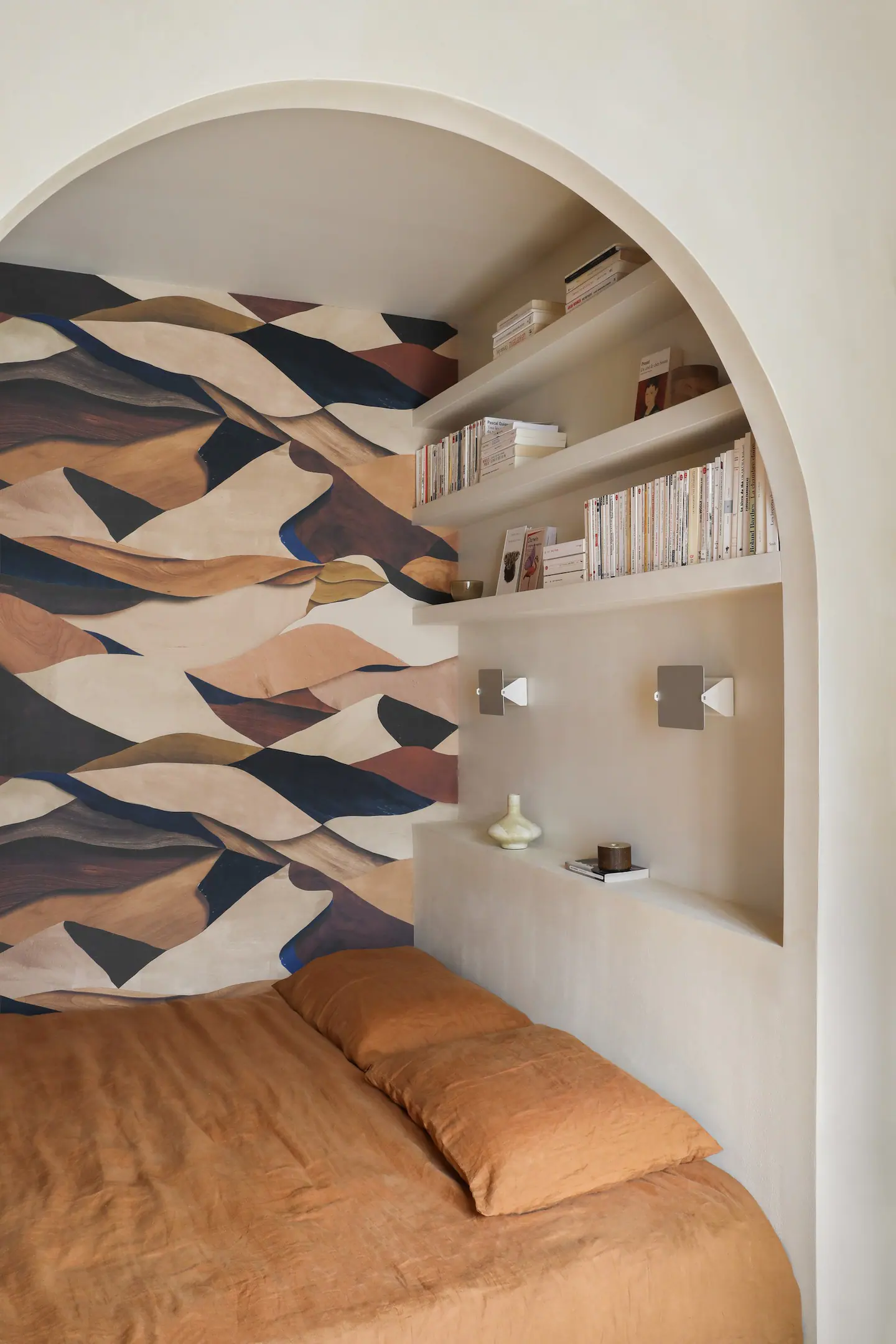 chambre dans alcôve appartement 45m2 Paris décoration design à louer Airbnb par Heju chambre dans alcôve appartement 45m2 Paris décoration design à louer Airbnb par Heju